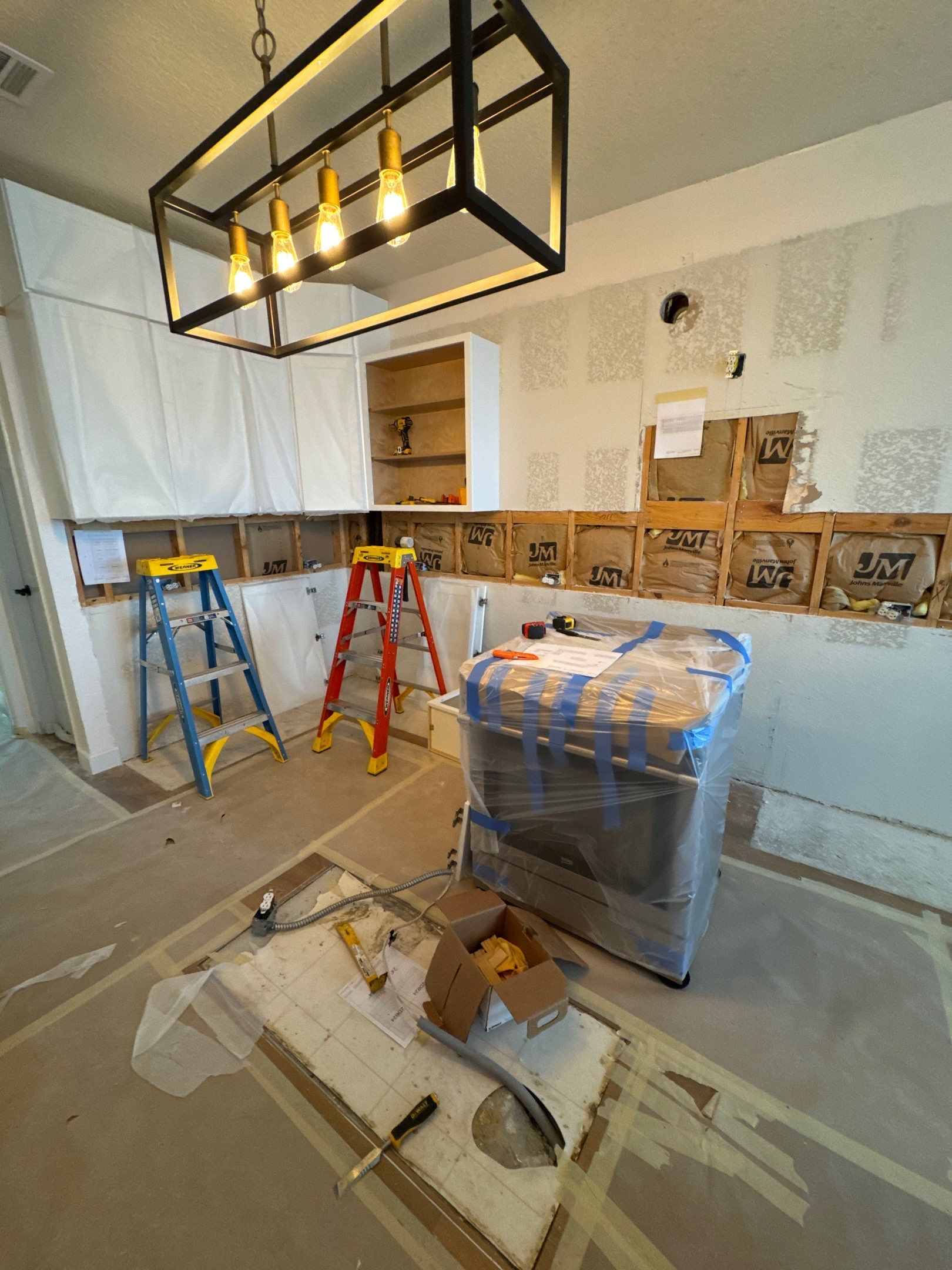 10-Day Luxury Kitchen: Custom Artistry & Waterfall Island Elegance by Tibi Soli LLC