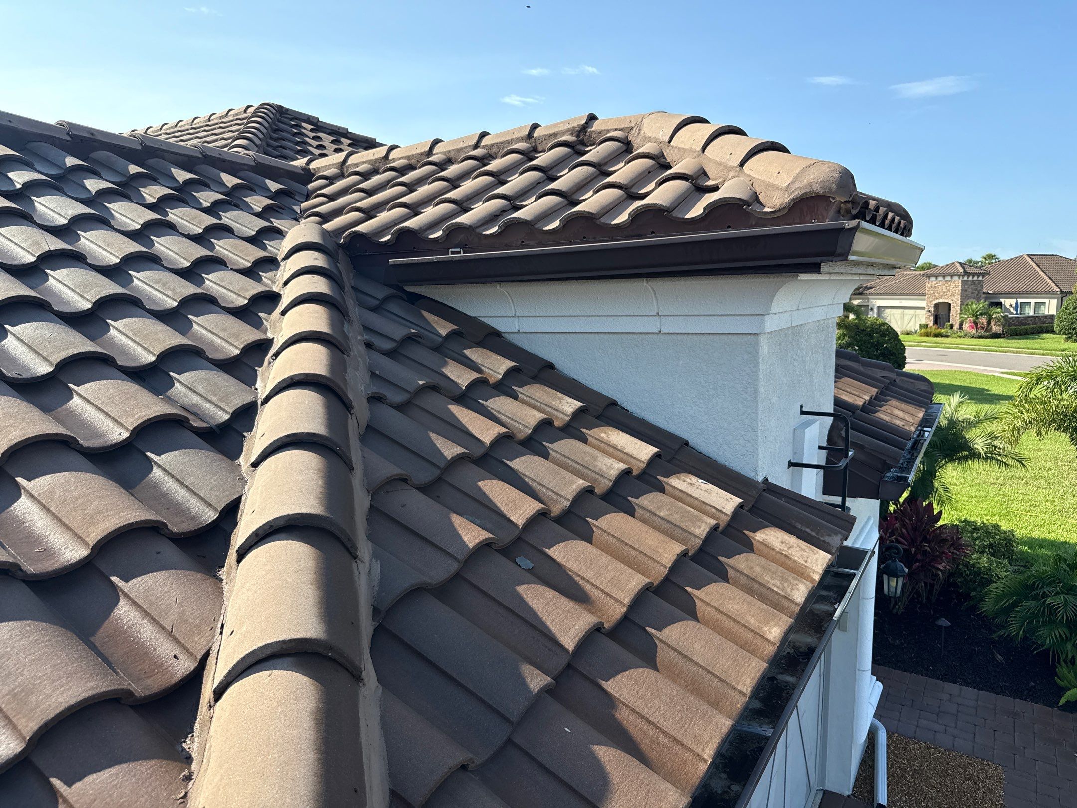Concrete Tile Roof, Paver Driveway & Lanai Cleaning – Artisan Lakes Esplanade, Palmetto, FL by Sunshine AquaWash