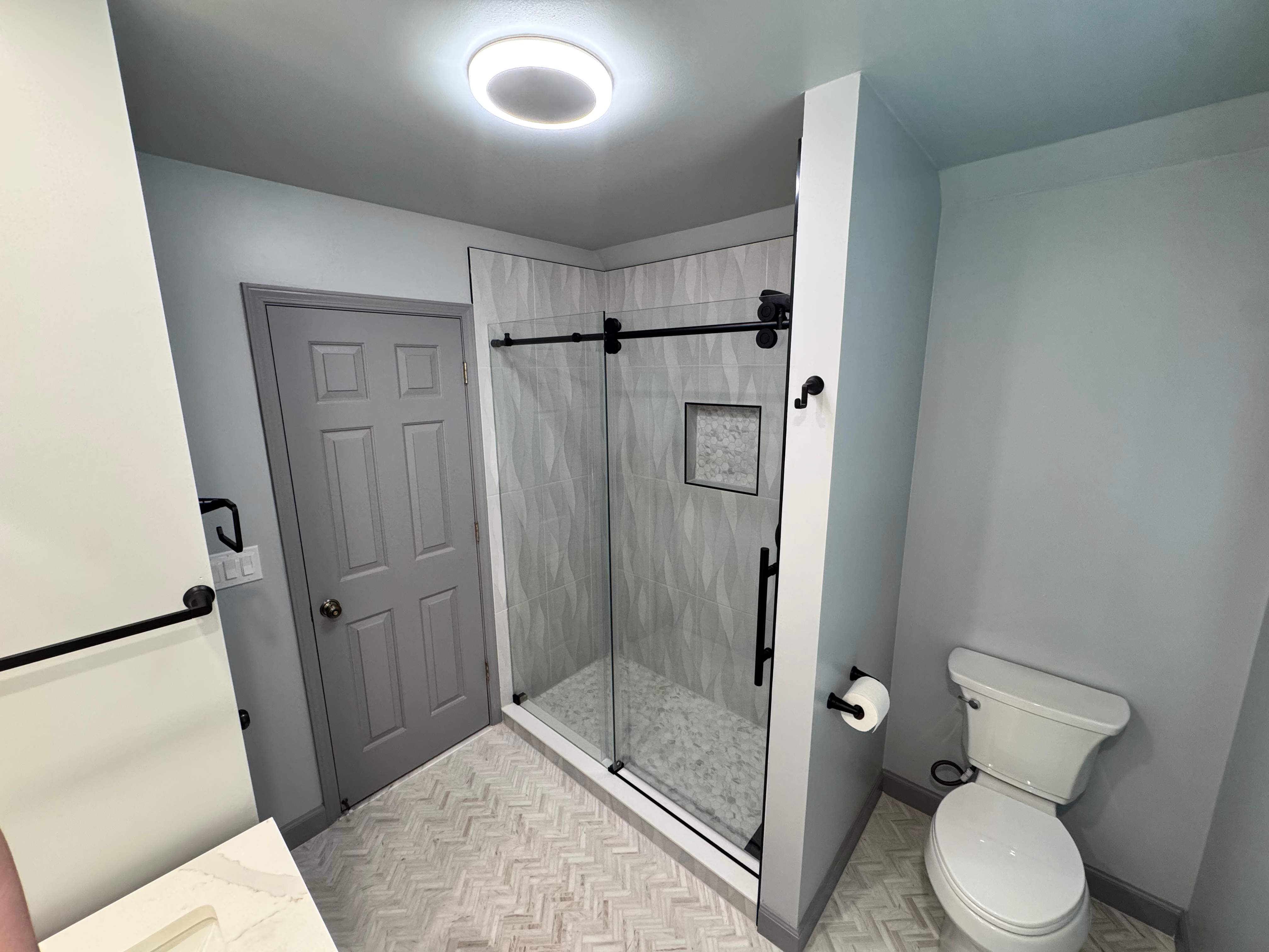 Guest bathroom renovation by Prudencio