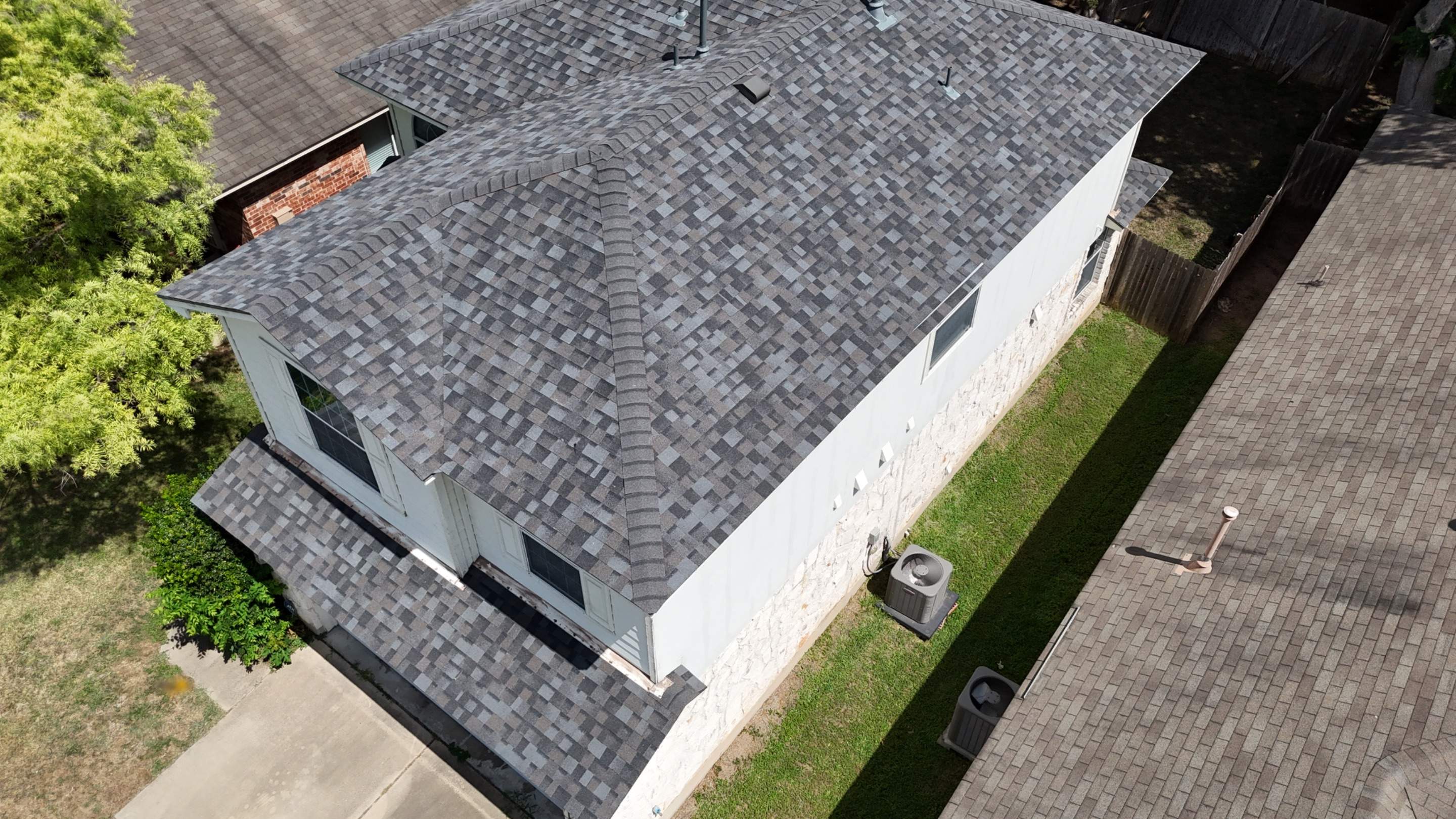 Williamsburg Gray - Owens Corning TruDefinition Duration by RoofsOnly.com