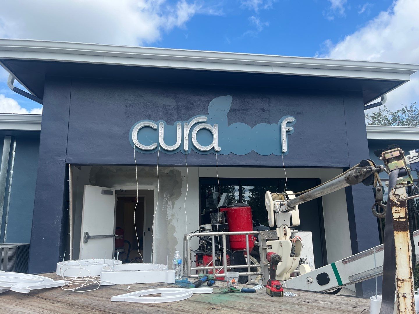 Curaleaf Receive and Install for Sign Partner by SignCrafters