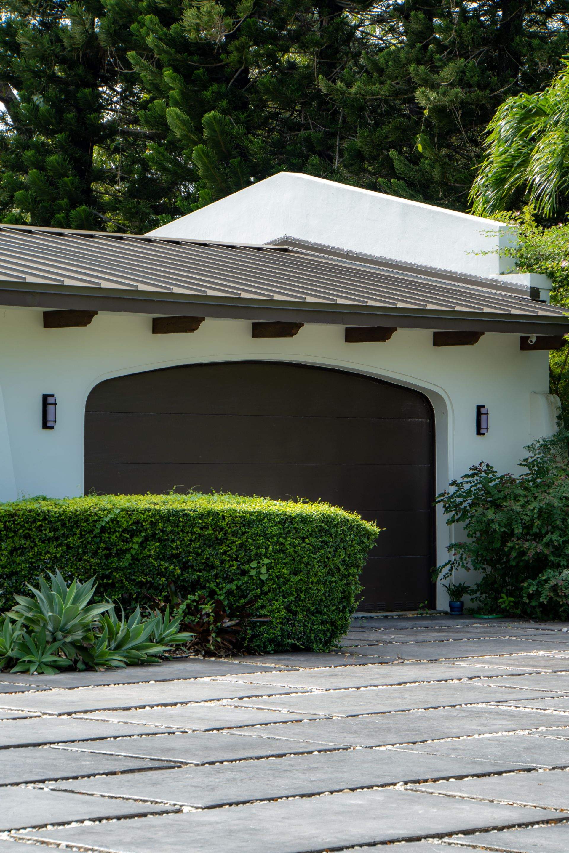 Metal Roof - Galvalume - Medium Bronze by Istueta Roofing
