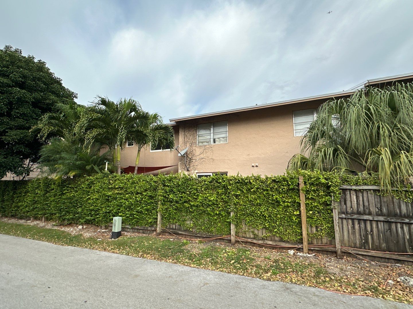 LAKE AND TENNIS VILLAS CONDO BLDG 8480 by Souffront Construction & Engineering