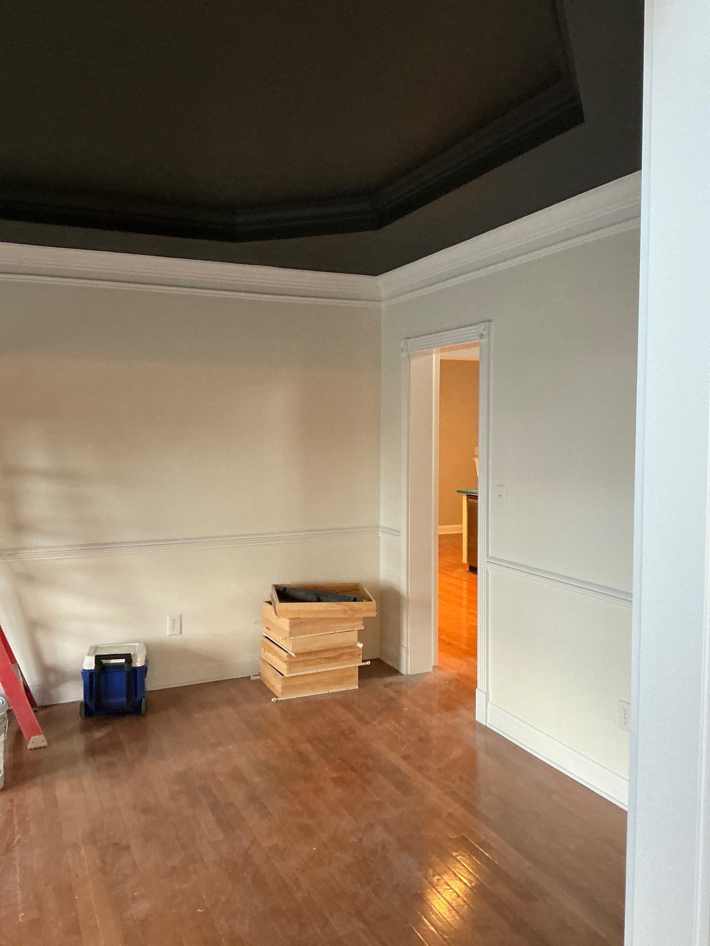 Inteiro painting and Cabineted painting by GonzalezPainters & Contractors Inc 
