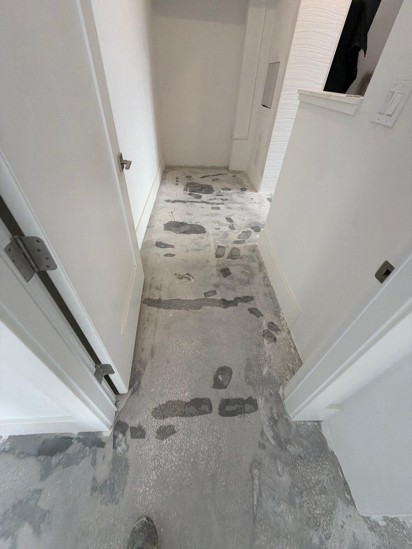 Residential Garage Floor Preparation and Epoxy Coating in Dunedin by Performance Floors & Coating