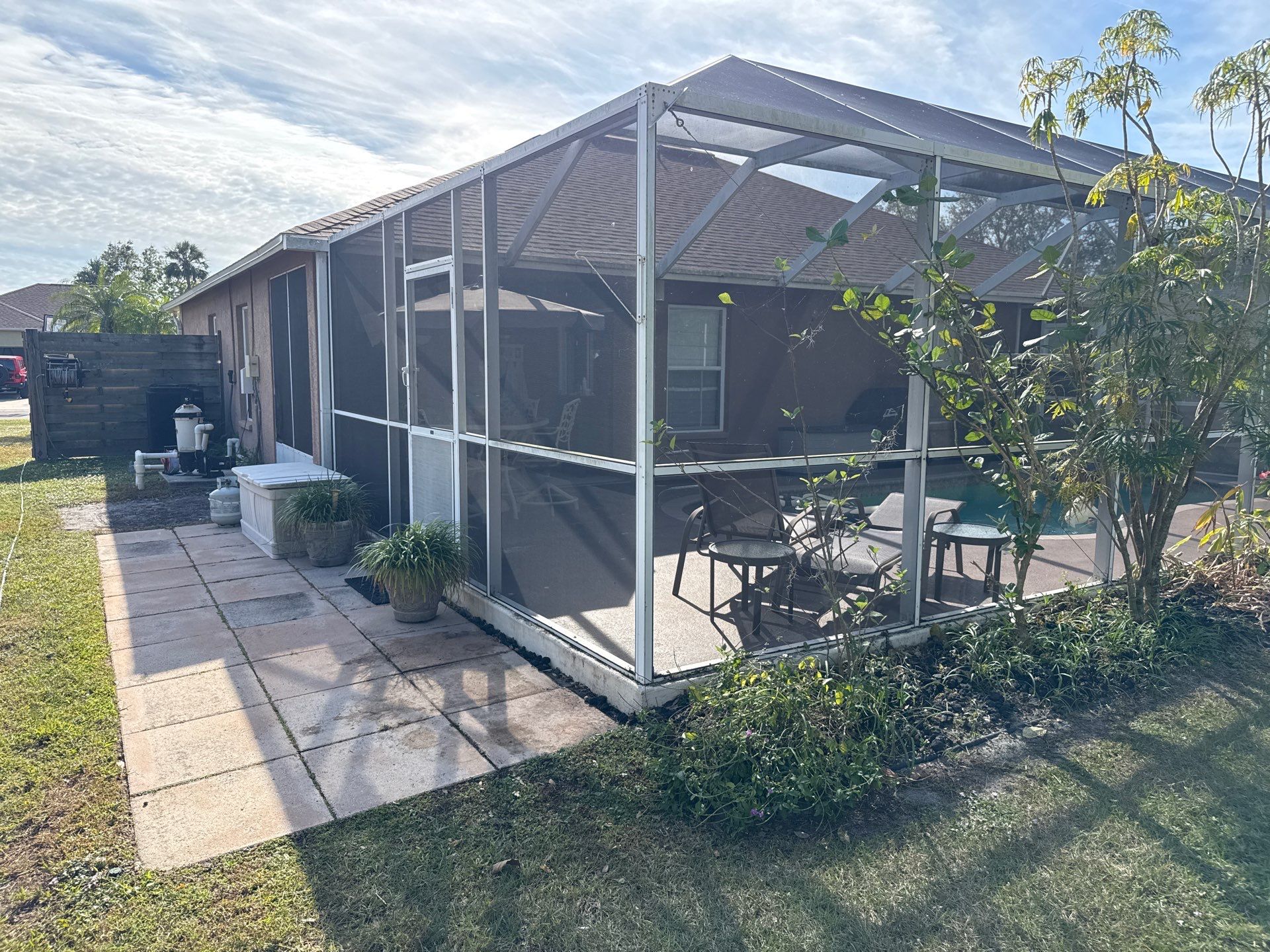 Driveway, Sidewalk, Street Curbing & Pool Screen Enclosure Cleaning in Regency Oaks, Palmetto, FL | Sunshine AquaWash by Sunshine AquaWash