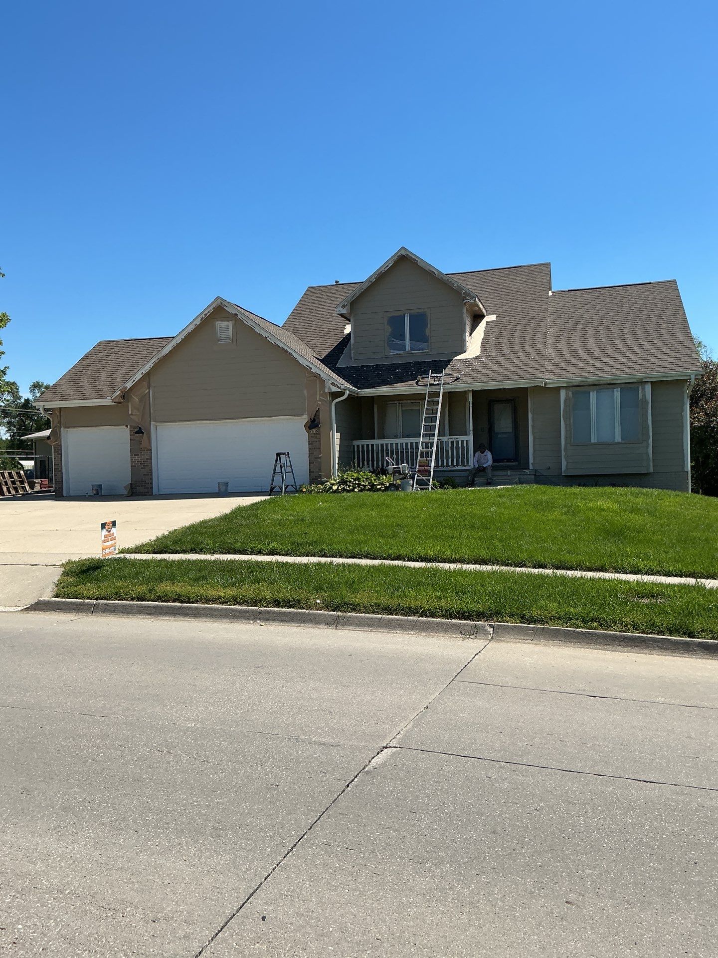 Residential Exterior Repaint  by Midwest Paint LLC