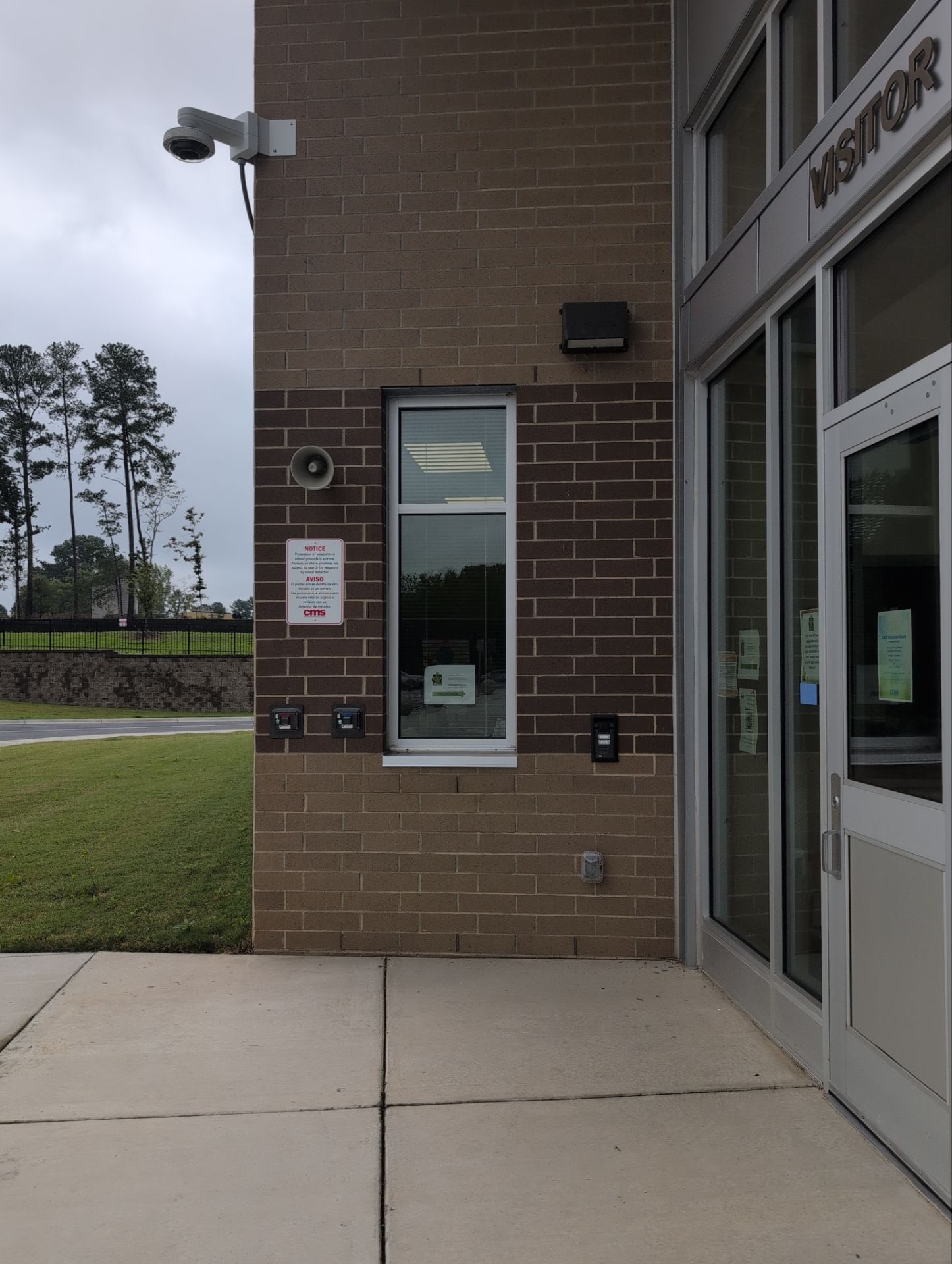 Knights View Elementary School by QC Signs and Graphics