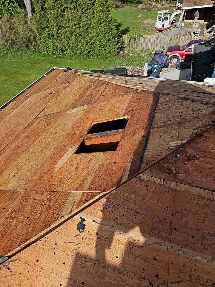 ATLAS PINNACLE COLOR: SUMMER STORM DRIP EDGE: WHITE by Eagle Eye Roofing