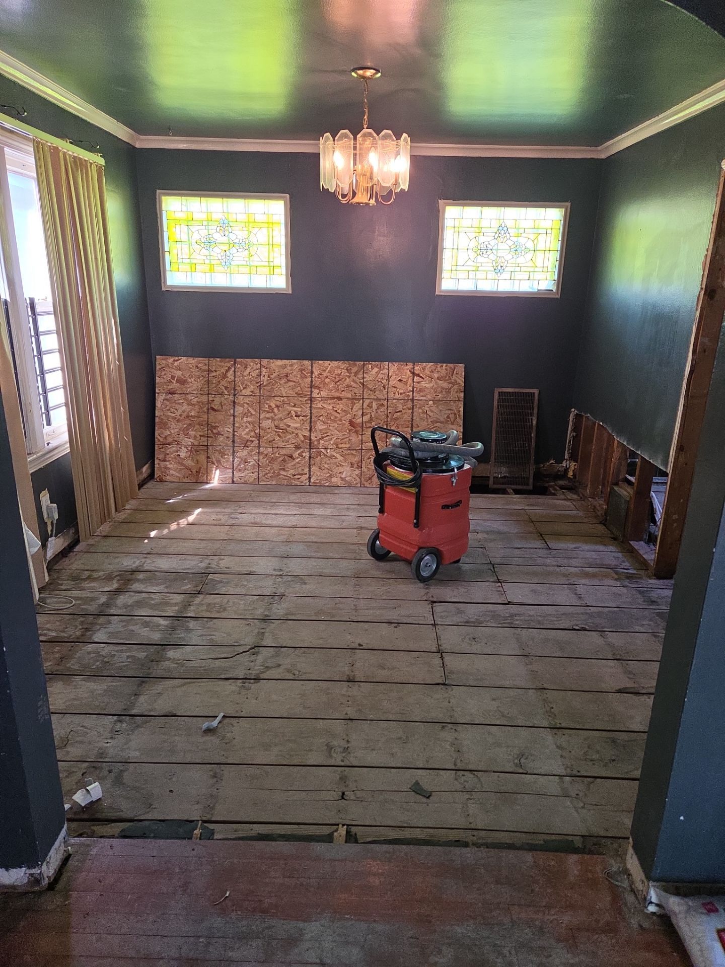 Sewage Drain Pipe Broke in the Kitchen Ceiling by Chicagoland Water Medics