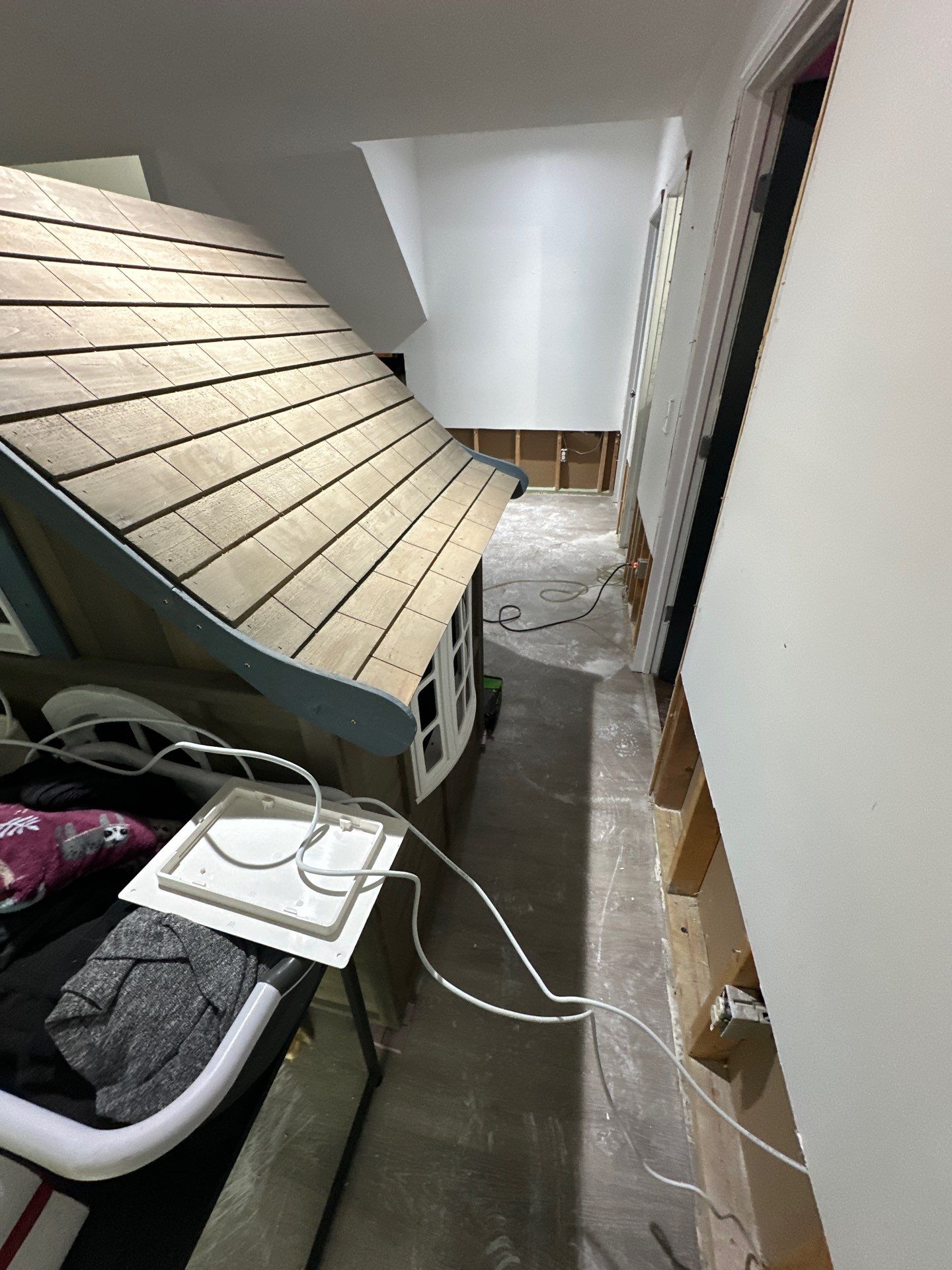 Full-Service Water Damage Mitigation and Structural Drying in Lone Jack by Fine Restoration