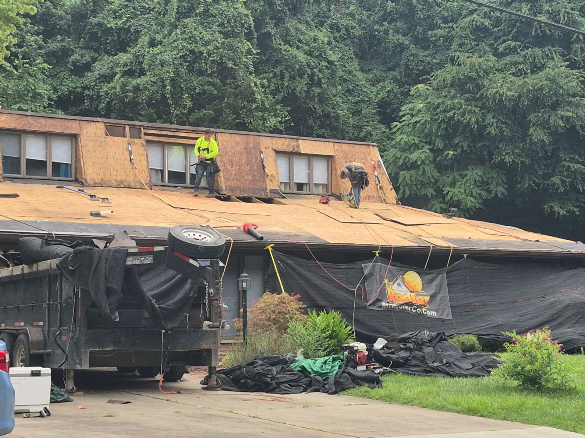 Unique Single Roof Replacement in Charleston WV – IKO Dynasty High-Performance Shingles by Mr. Roofer