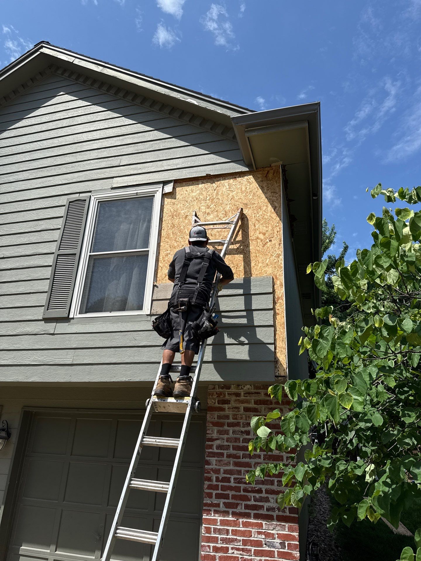 Whole-Home Craneboard Siding Replacement and Exterior Renovation in Shawnee by EEC Windows, Siding & Roofing