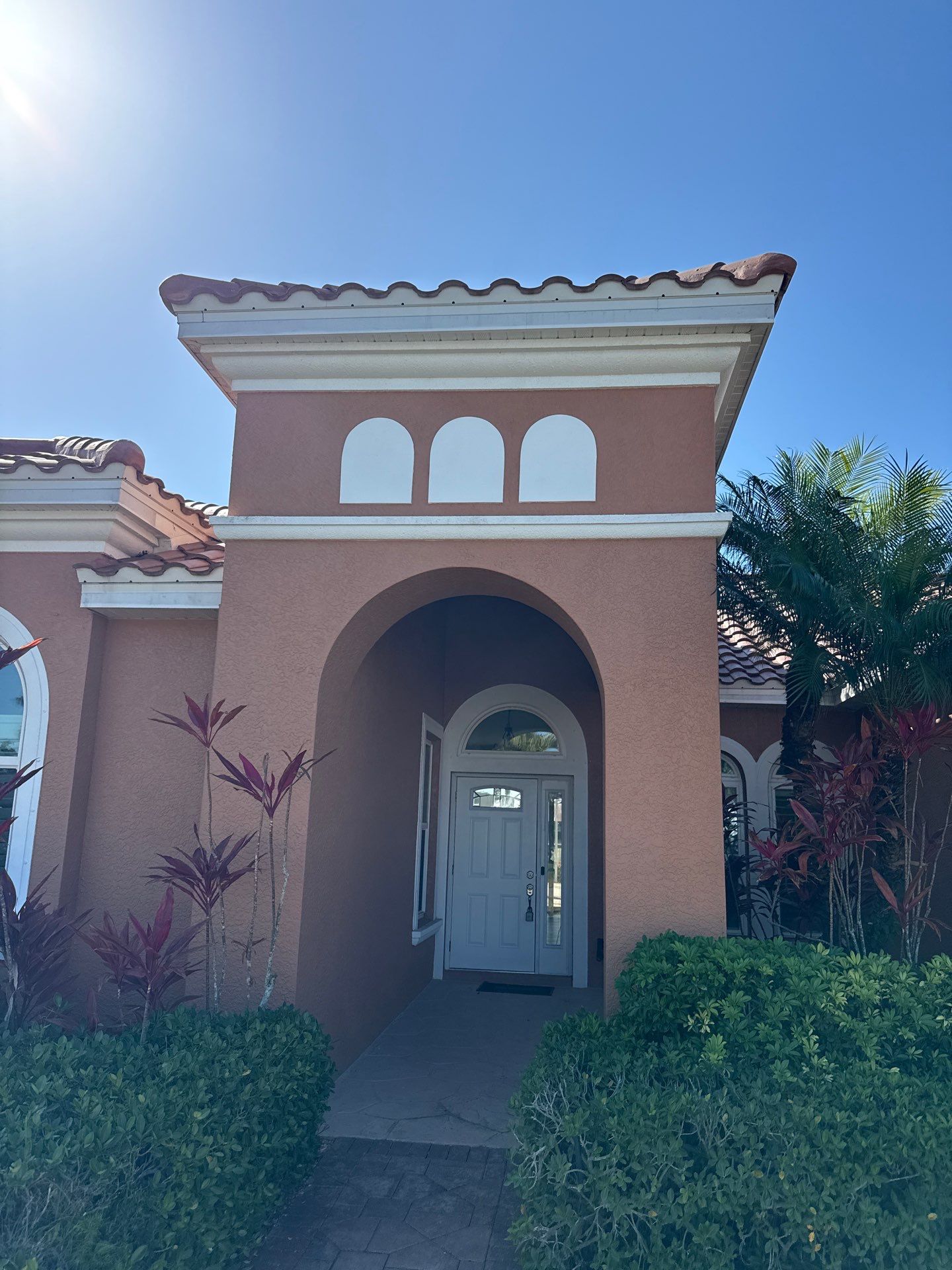 7 inch seamless gutters using Seamless Aluminum Gutters in Fort Myers, FL by Gutter Professors