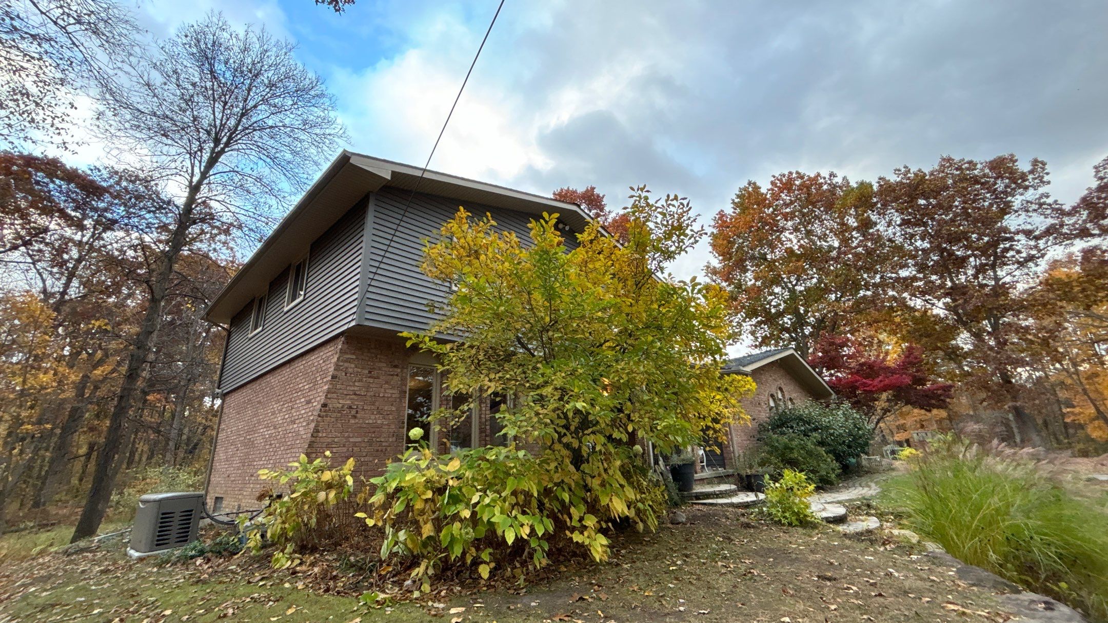 Siding Replacement using Alside Charter Oak D4.5" by 180 Contractors
