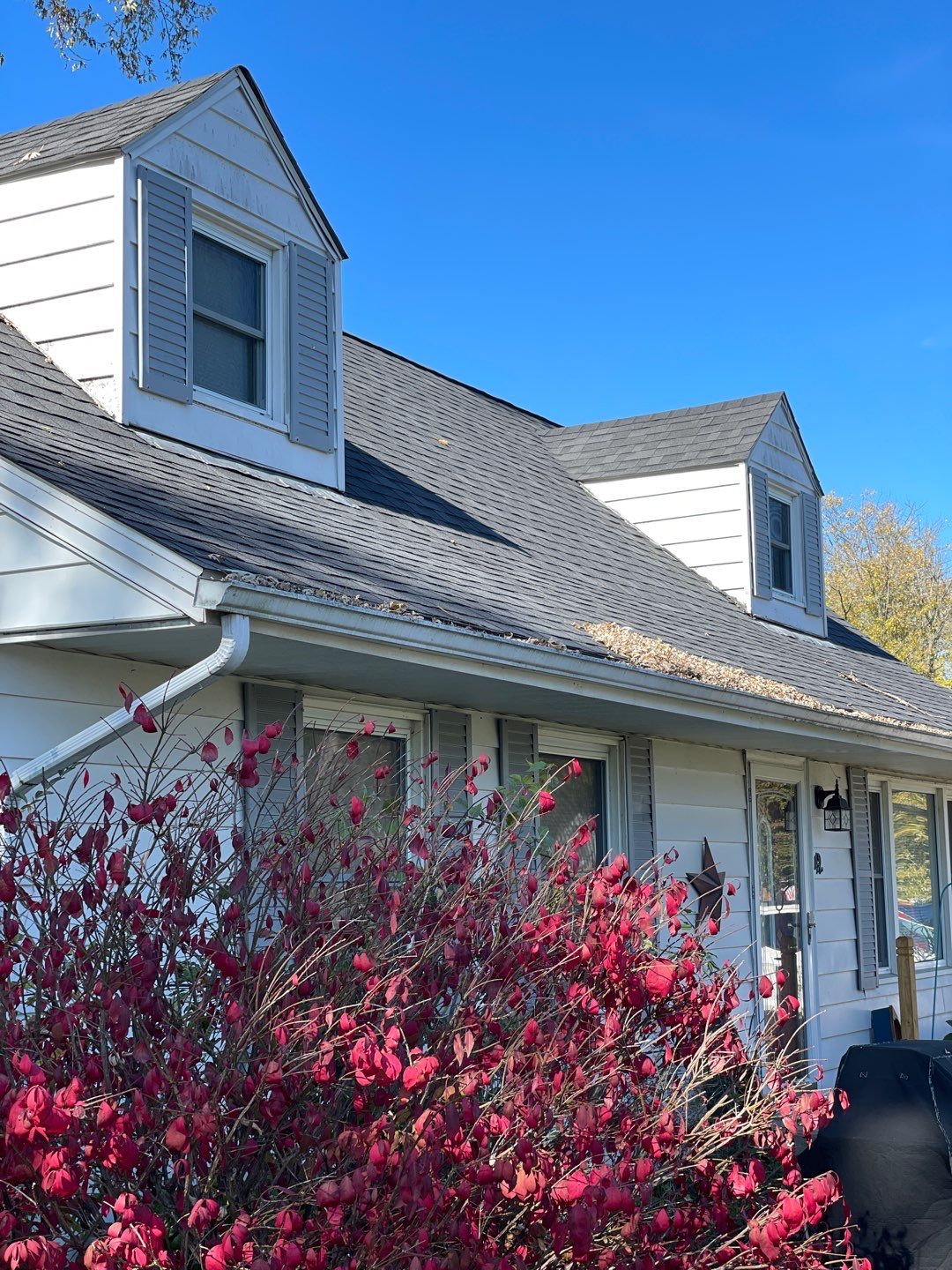 Residential Roofing Installation using Tamko Titan and aluminum siding repair by Storm Contracting 