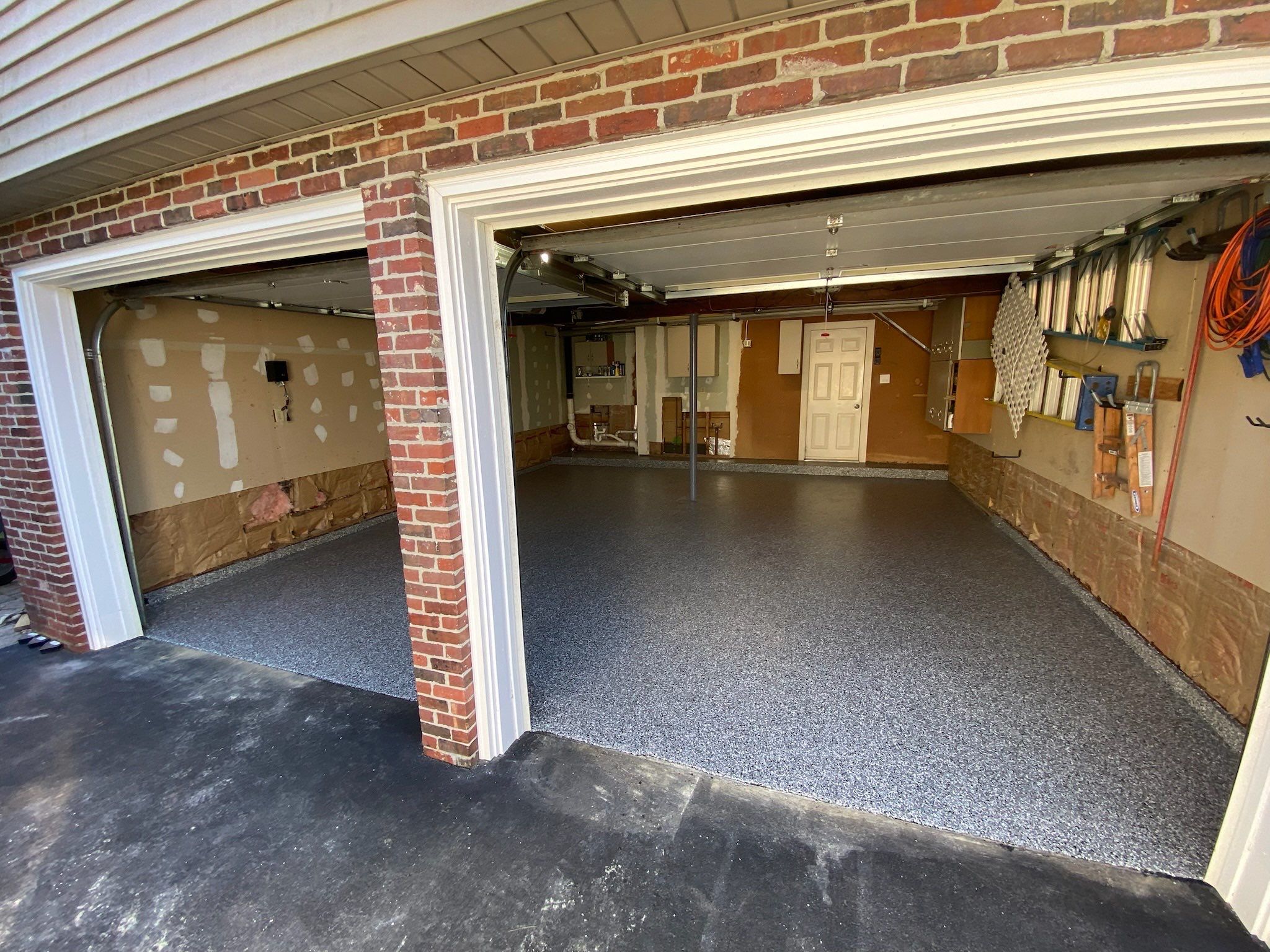 Garage in Nashua, NH 03062 by Symphony Concrete Coatings