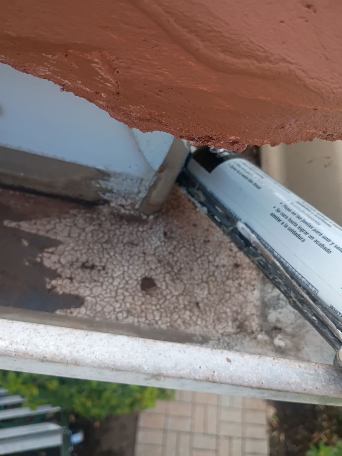 Aluminum Seamless Gutters using seal gutters in Fort Myers FL by Gutter Professors