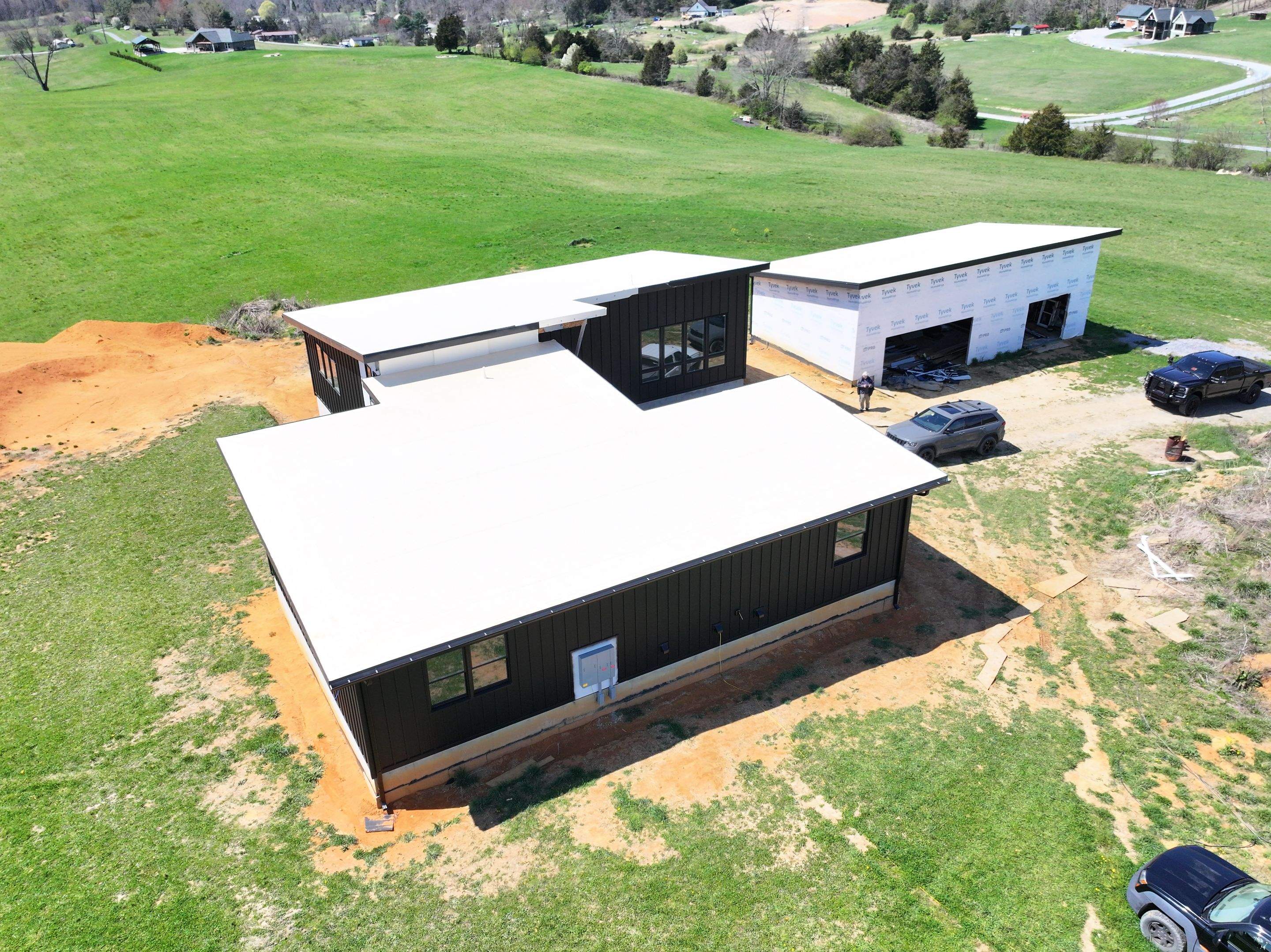 Phillips Residence  by Omnia Roofing