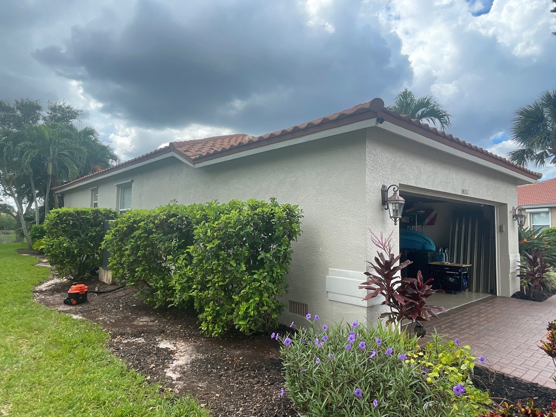 6-inch K-style Seamless Gutters in Fort Myers FL by Gutter Professors