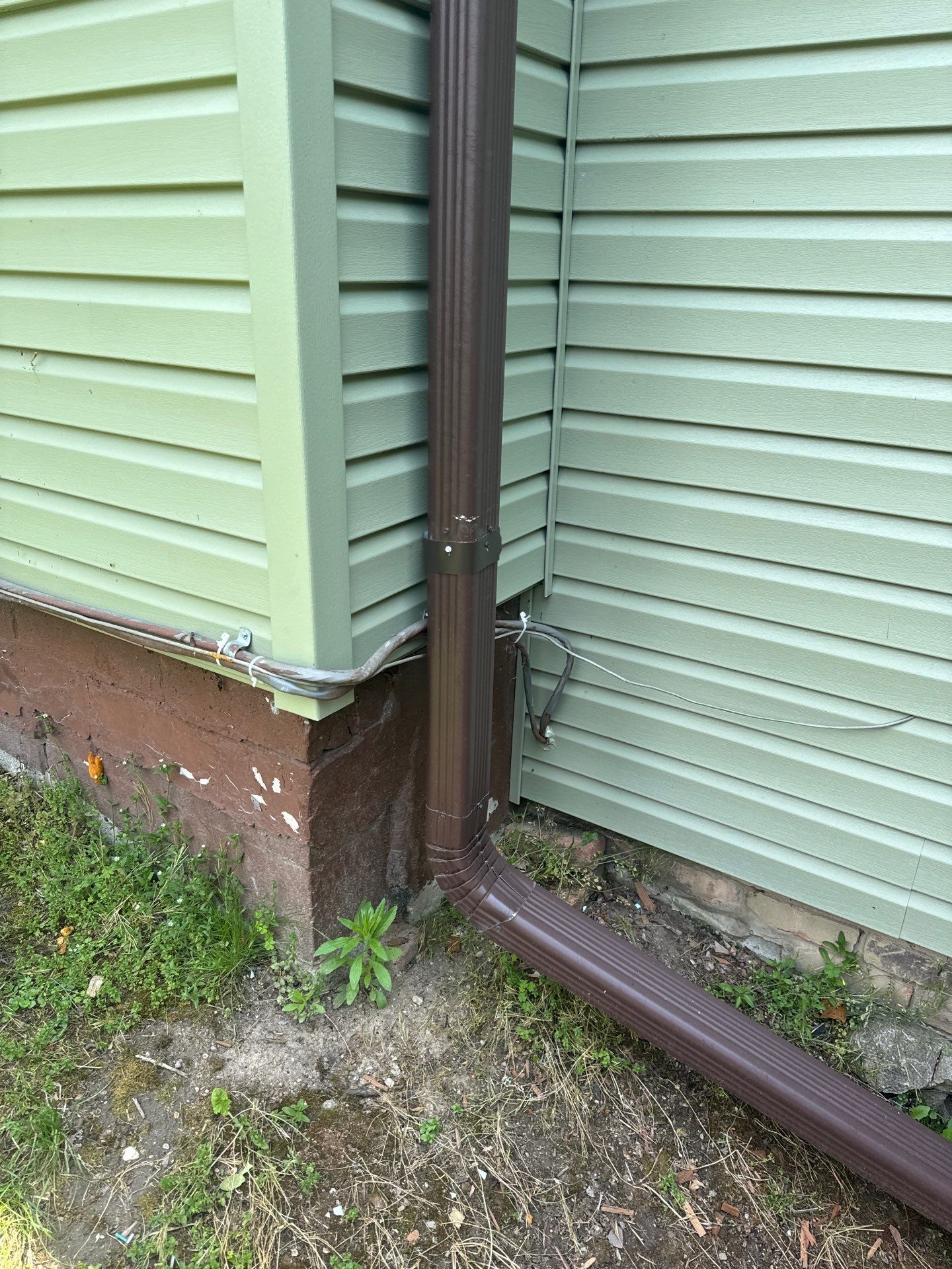 Siding Replacement using Alside D4 Odyssey-Plus Dutchlap by 180 Contractors