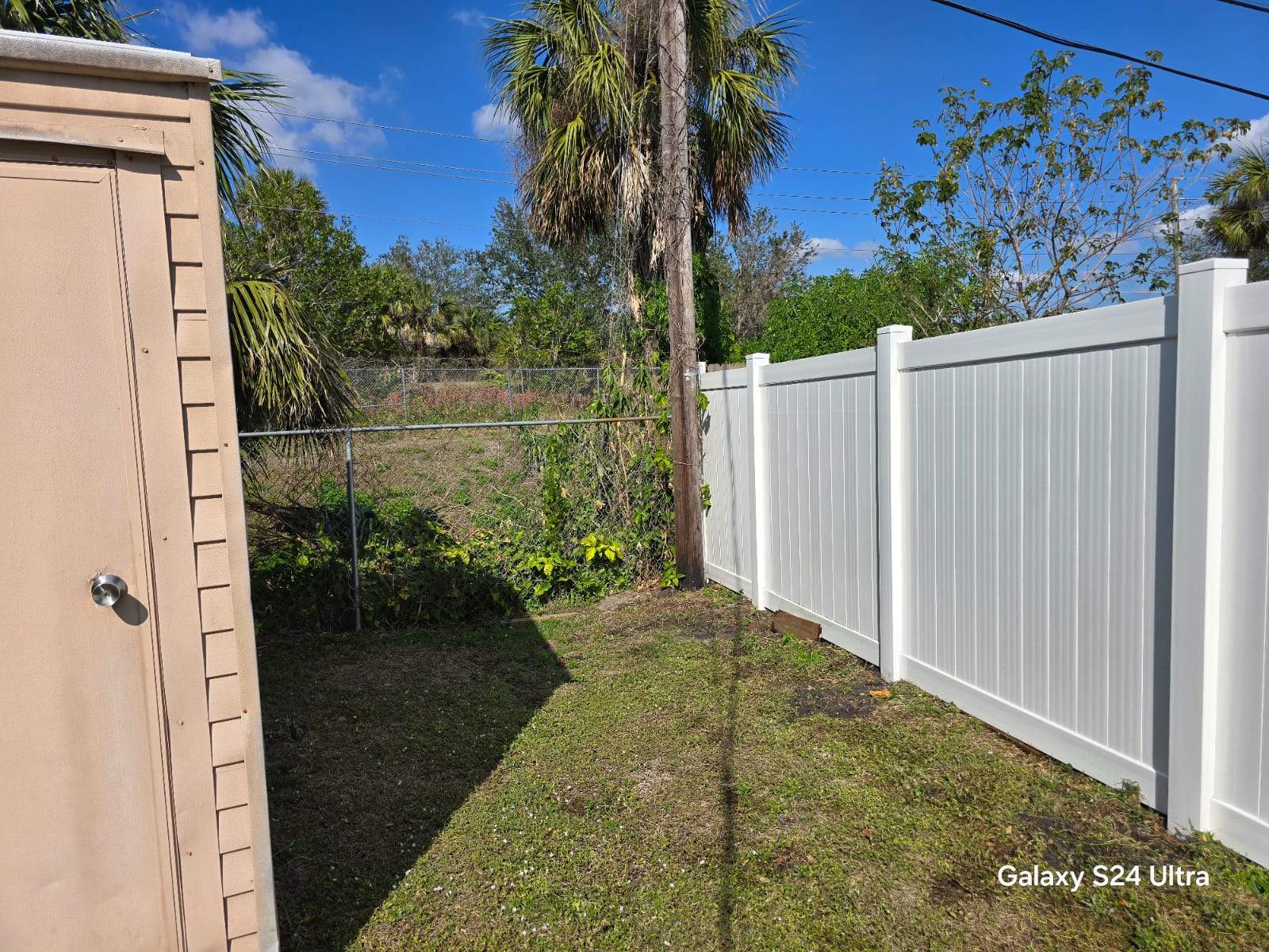 Vinyl and Chain Link Combo in Venice by True Fence LLC