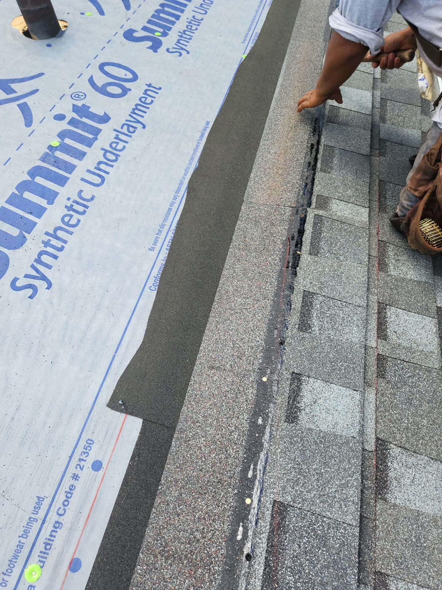 Atlas Pinnacle, Color, Coastal Granite, Drip Edge, Color, White by Eagle Eye Roofing