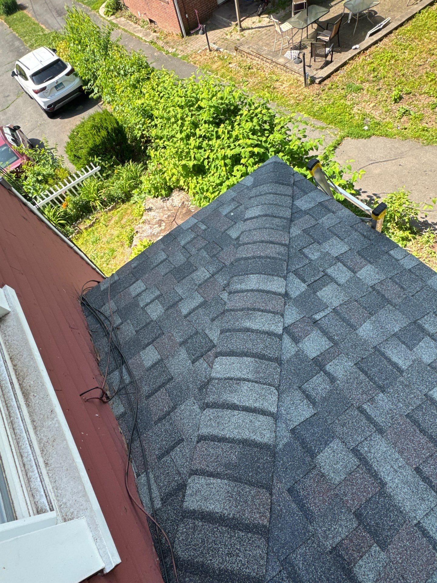 New Britian asphalt shingled roof by DiGiorgi by DiGiorgi Roofing and Siding Inc