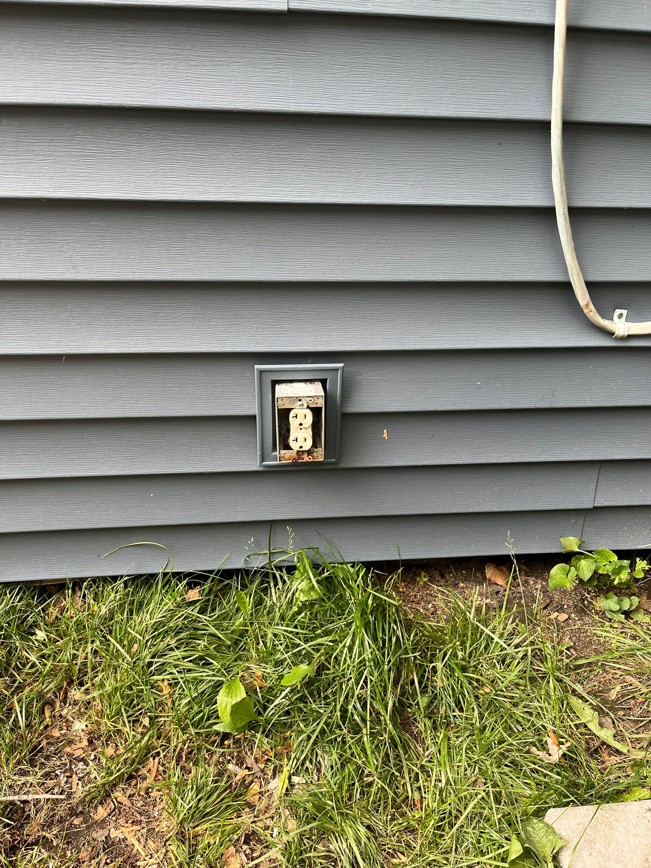 Siding Replacement using CertainTeed Restoration Classis D4 by 180 Contractors
