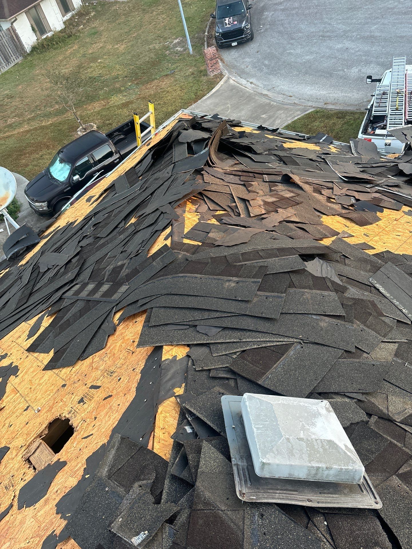 Residential Roofing Installation using Owen's Corning Duration (Lifetime) Shingles by Roof Repair Company
