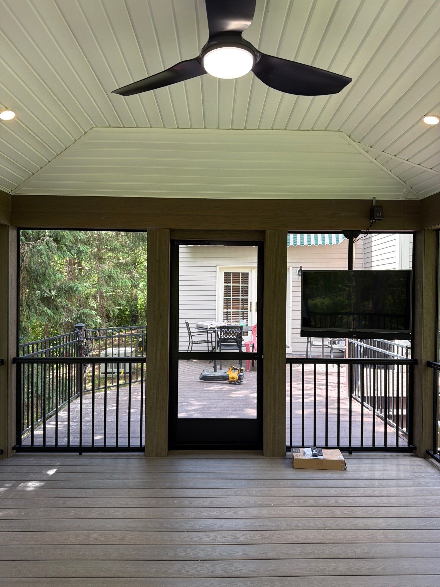 New Deck With a Screened In Porch In Mendham, New Jersey by deck guardian