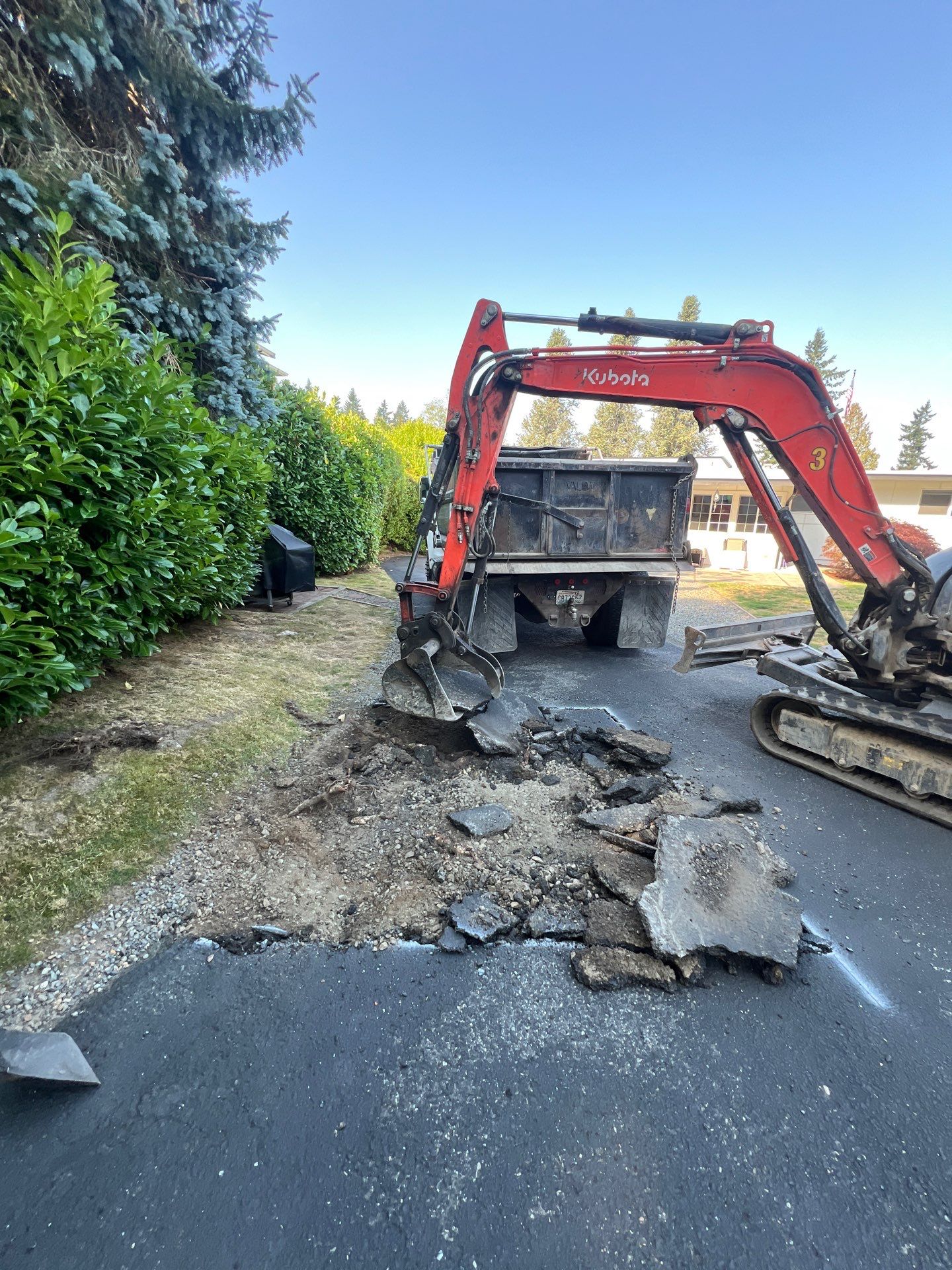 Sealcoat Driveway Repair | Everett  by Jireh Asphalt & Concrete Inc 