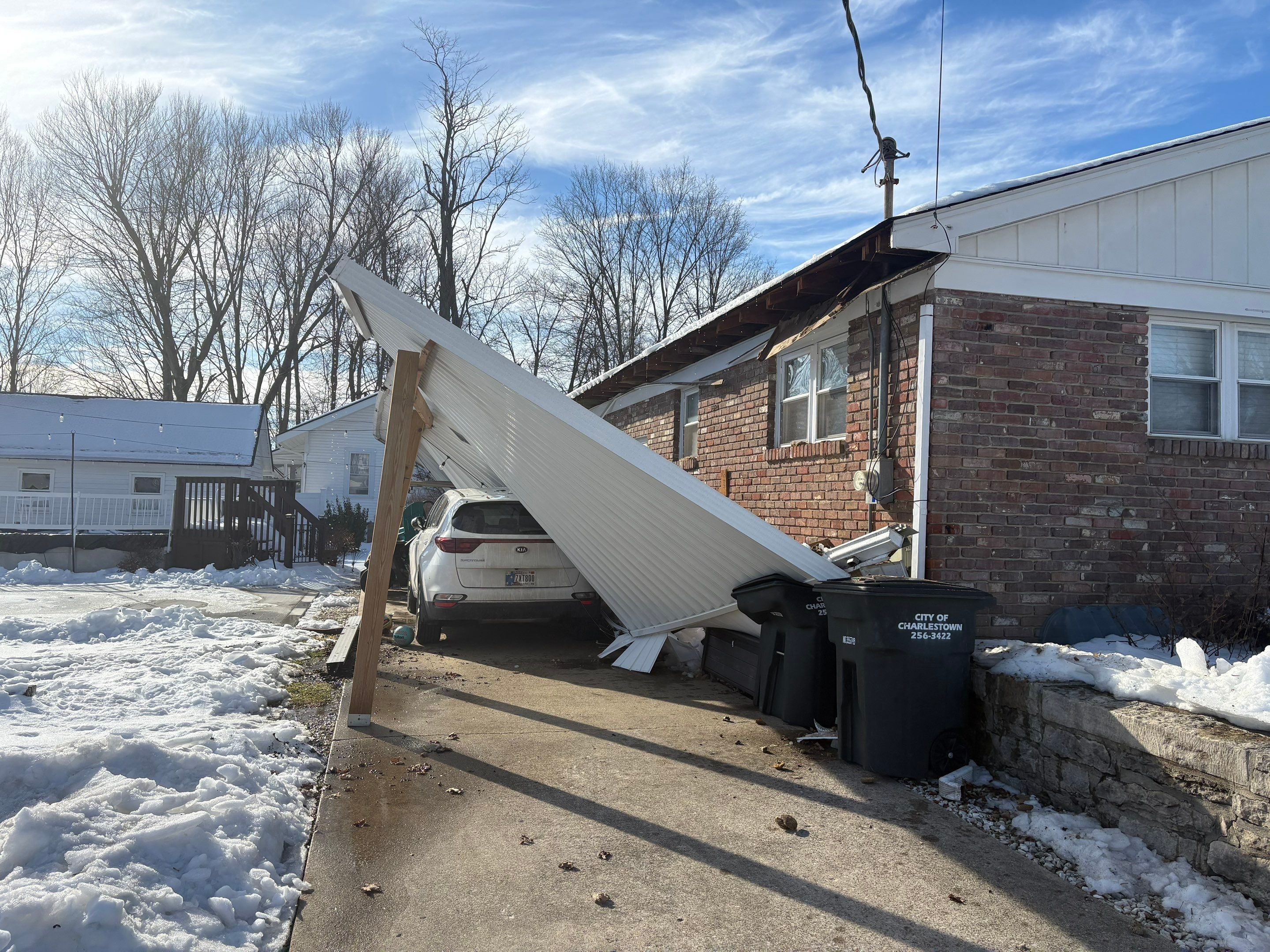 Emergency Service Tarping in Charlestown, IN by ANR Restoration