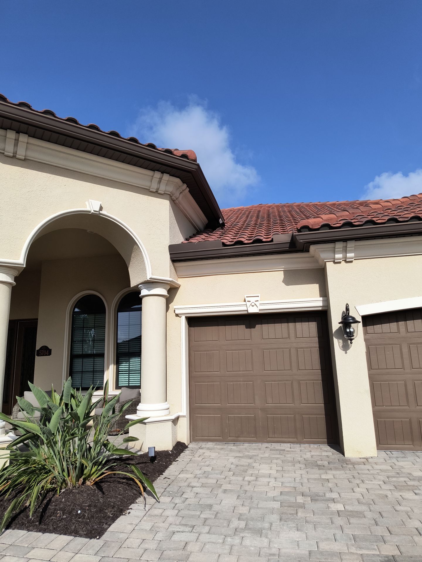 Musket Brown Seamless Gutters using Musket Brown Seamless Gutters in Brudenton by Gutter Professors