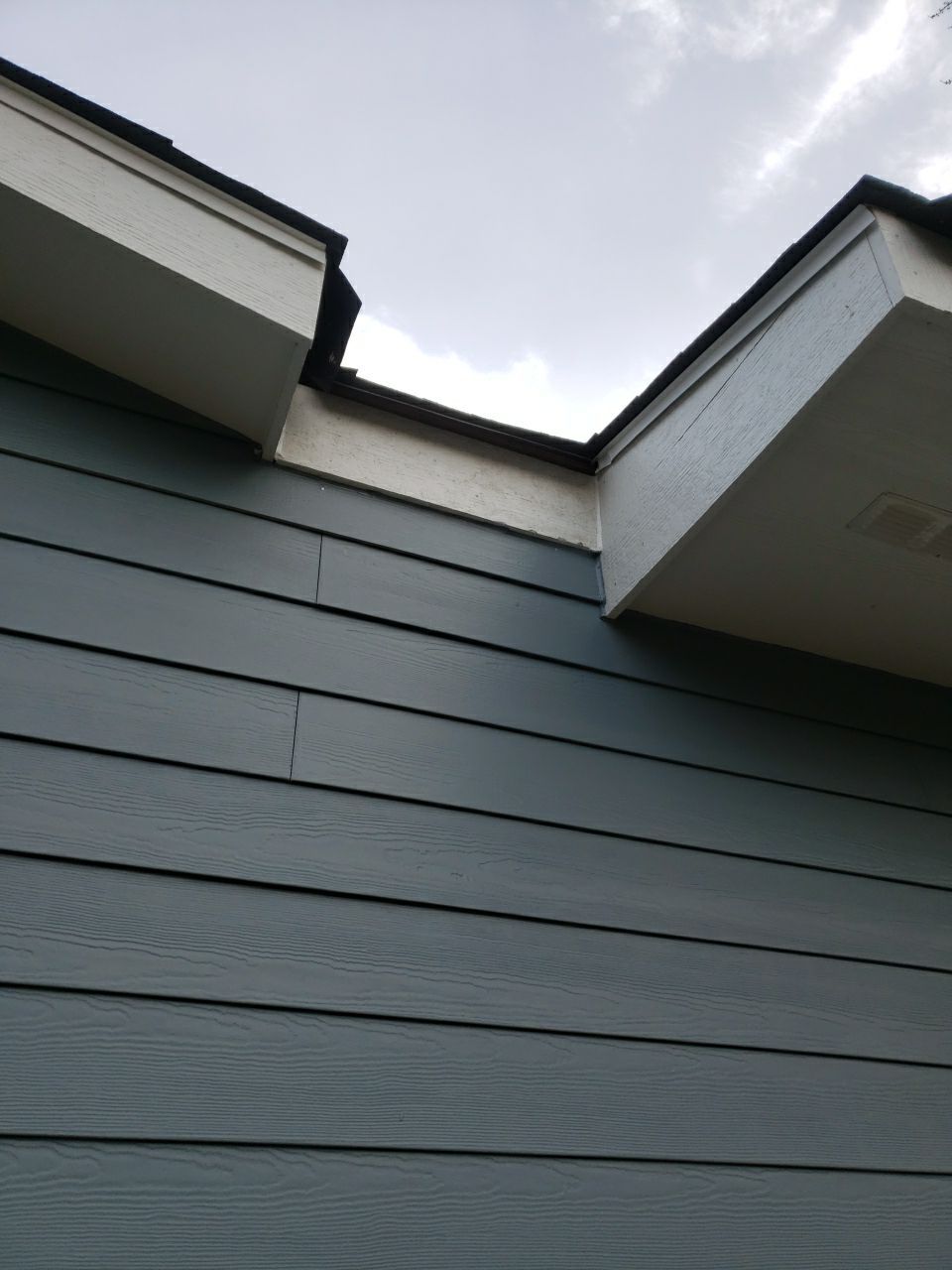 James Hardie Siding Installation, Shingle Roof Replacement & Window Replacement by Custom Installations, Inc.