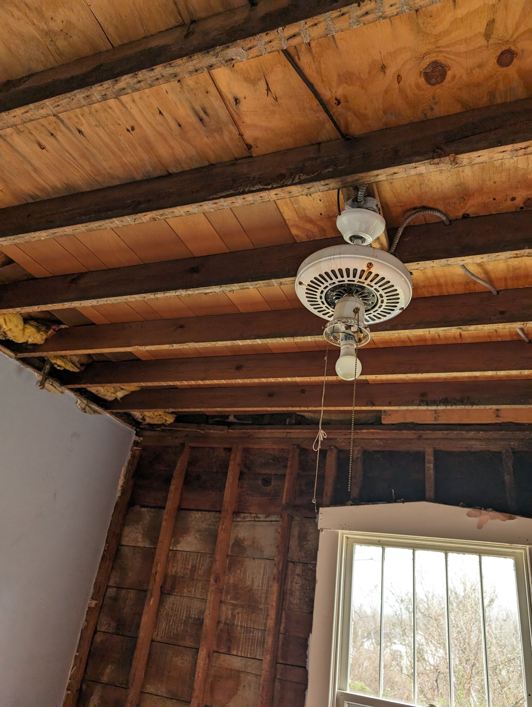 Emergency Service Water Mitigation in Louisville, KY by ANR Restoration