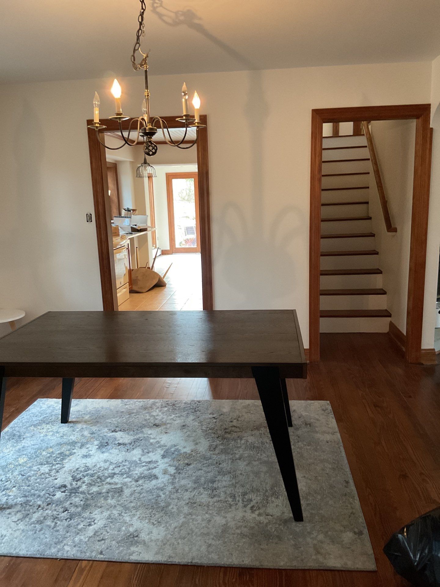 Full Interior Transformation in Media by Groovy Hues