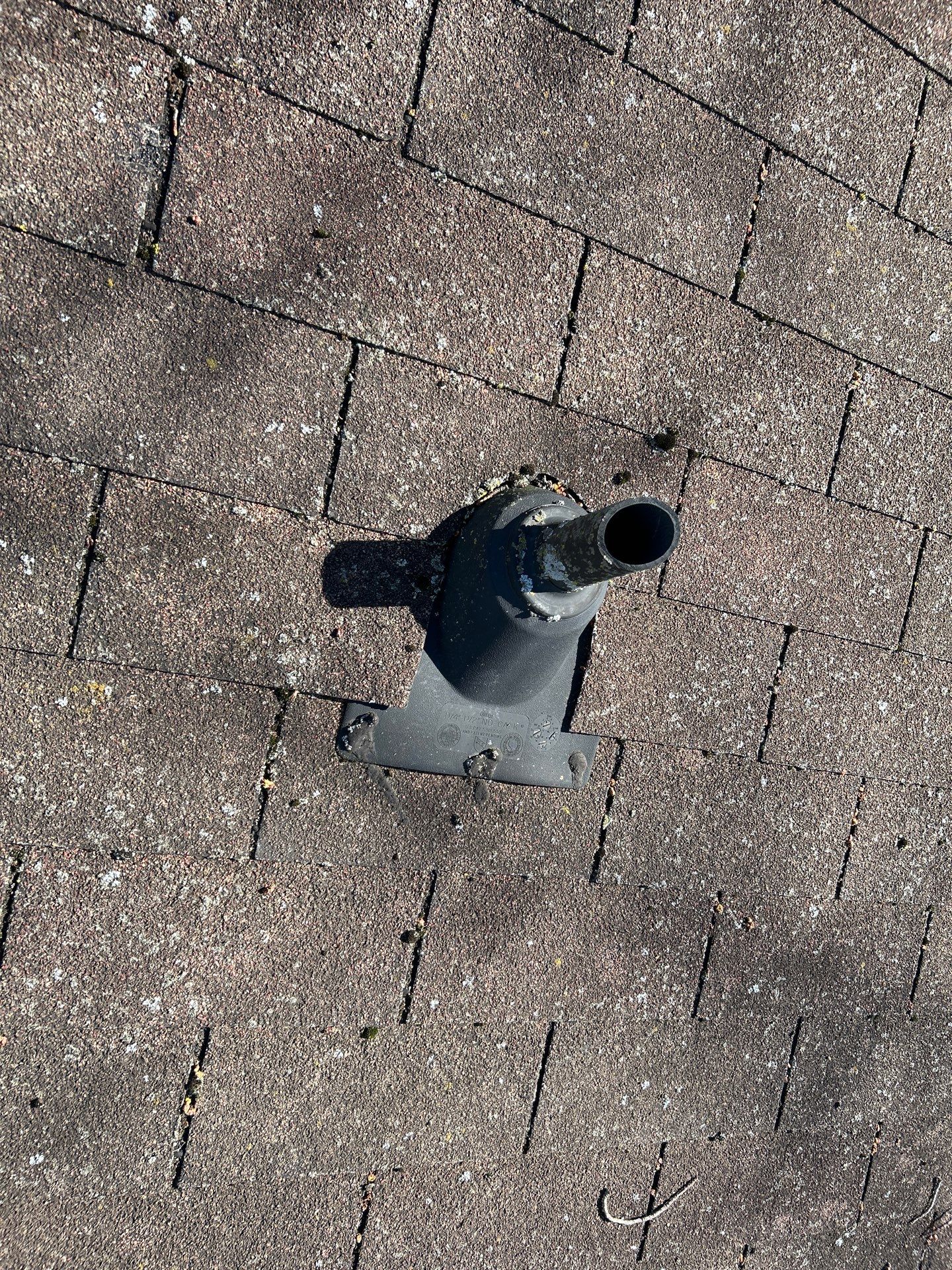 Roof and Siding Replacement using Norandex Cedar Knoll Graphite Siding and Owens Corning Durations in Onyx Black by WIW Enterprises Inc