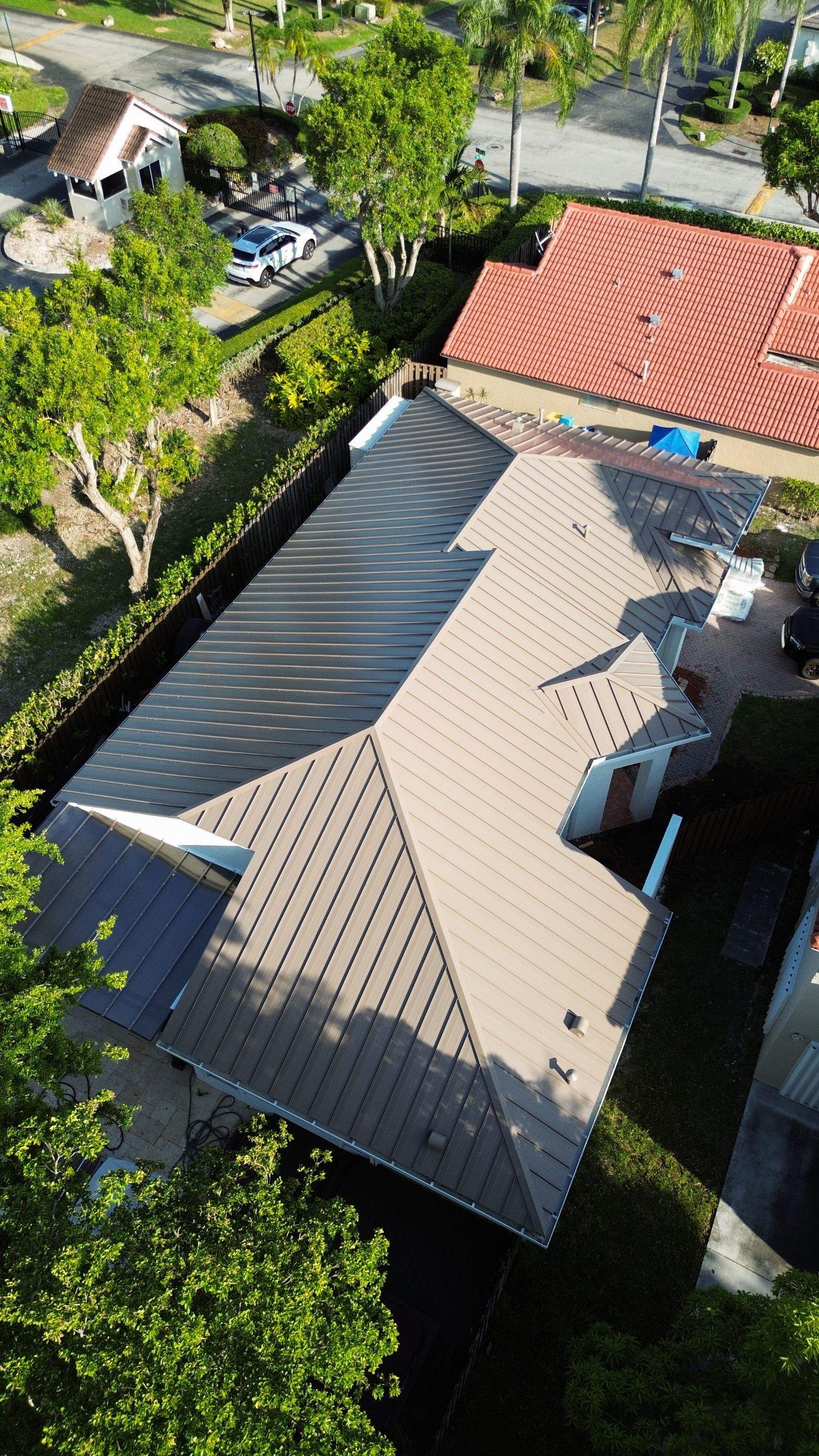 Metal Roof - Galvalume - Sandstone by Istueta Roofing