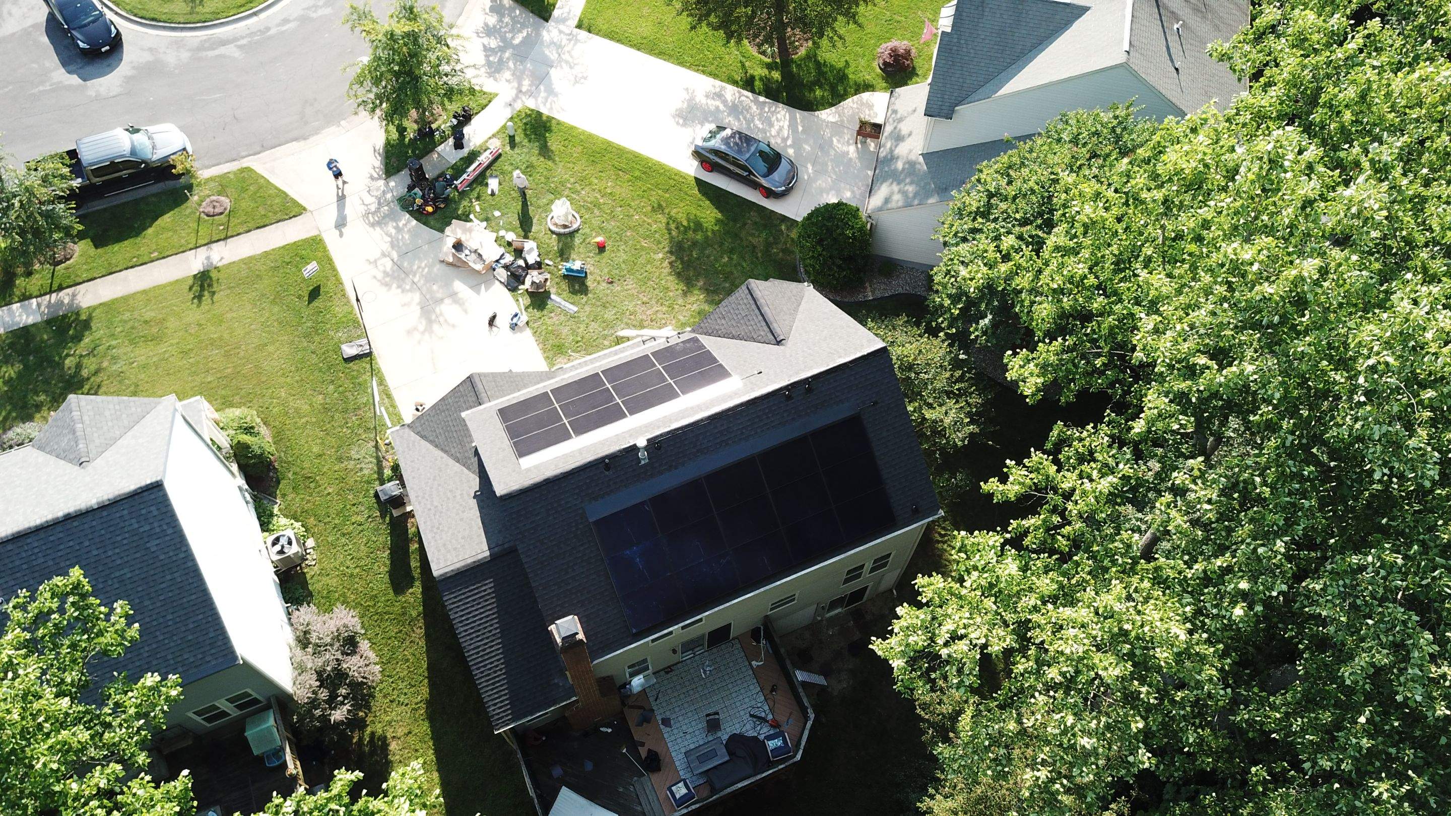 Exterior Home Makeover using GAF Timberline HDZ, GAF Decotech, and James Hardie Siding by American Home Contractors