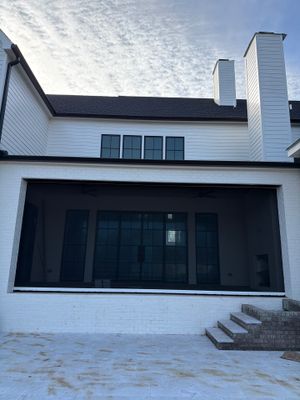 55% Screen in Oak Hill