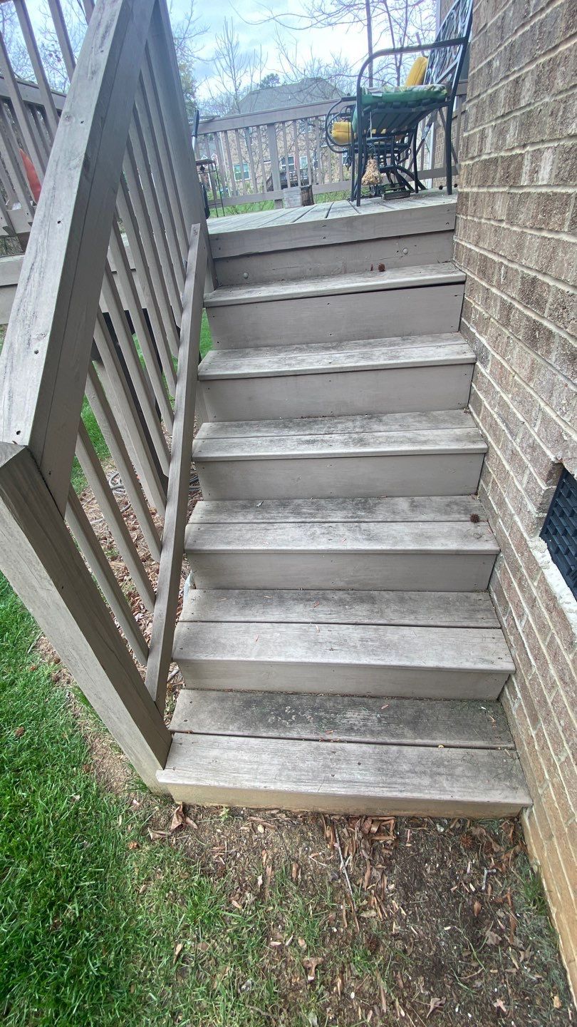 Weathered Deck using AcryFin by DuraSeal