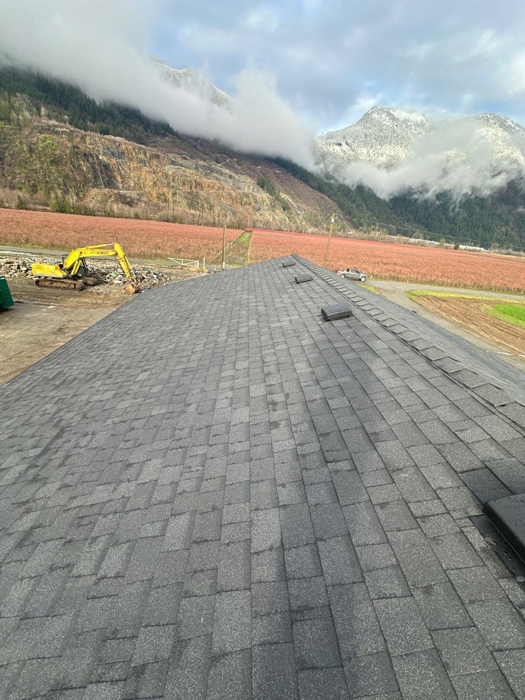 Residential Roofing Installation using OC Oakridge shingles by Top Notch Roofing Inc