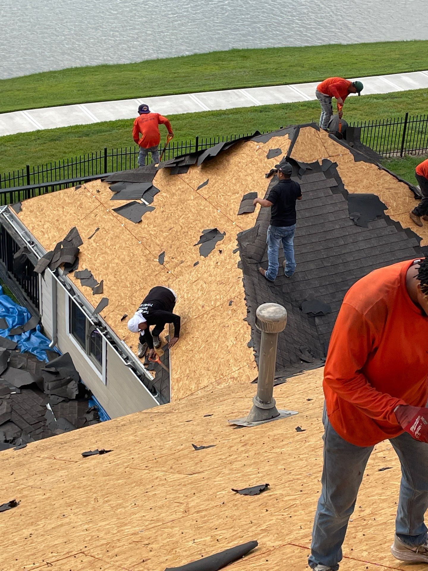 Residential Roofing Installation using Owen's Corning Duration (Lifetime) Shingles by Roof Repair Company