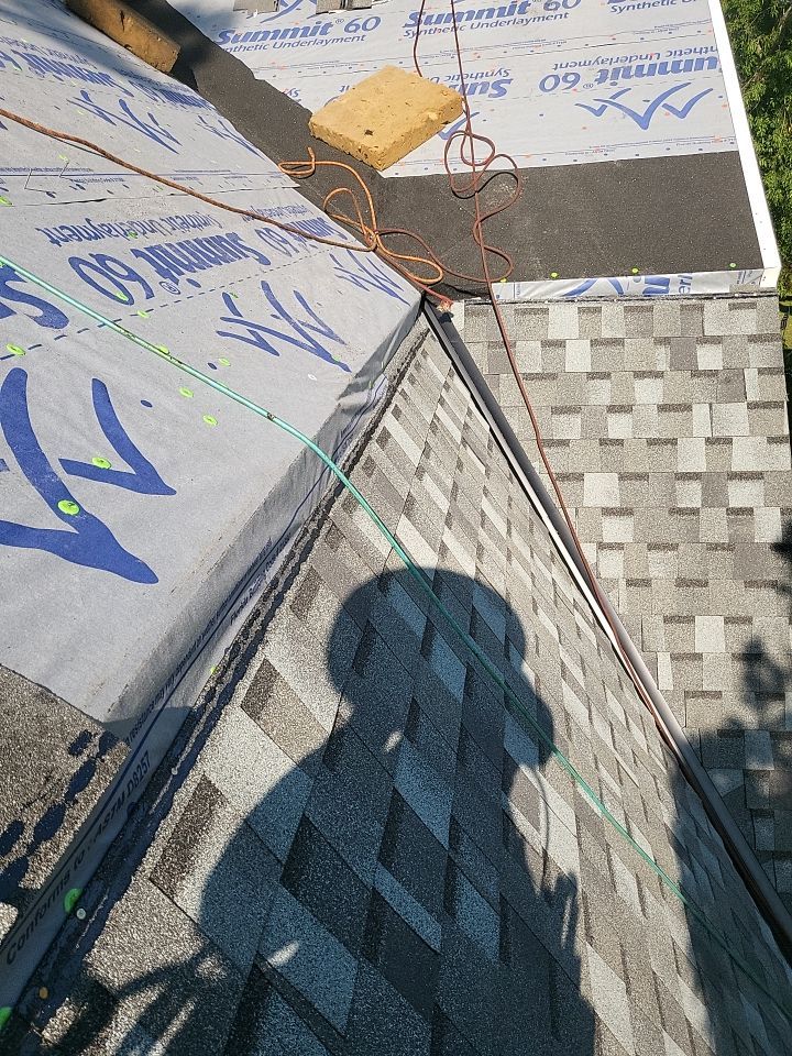 ATLAS PINNACLE COLOR: COASTAL GRANITE by Eagle Eye Roofing