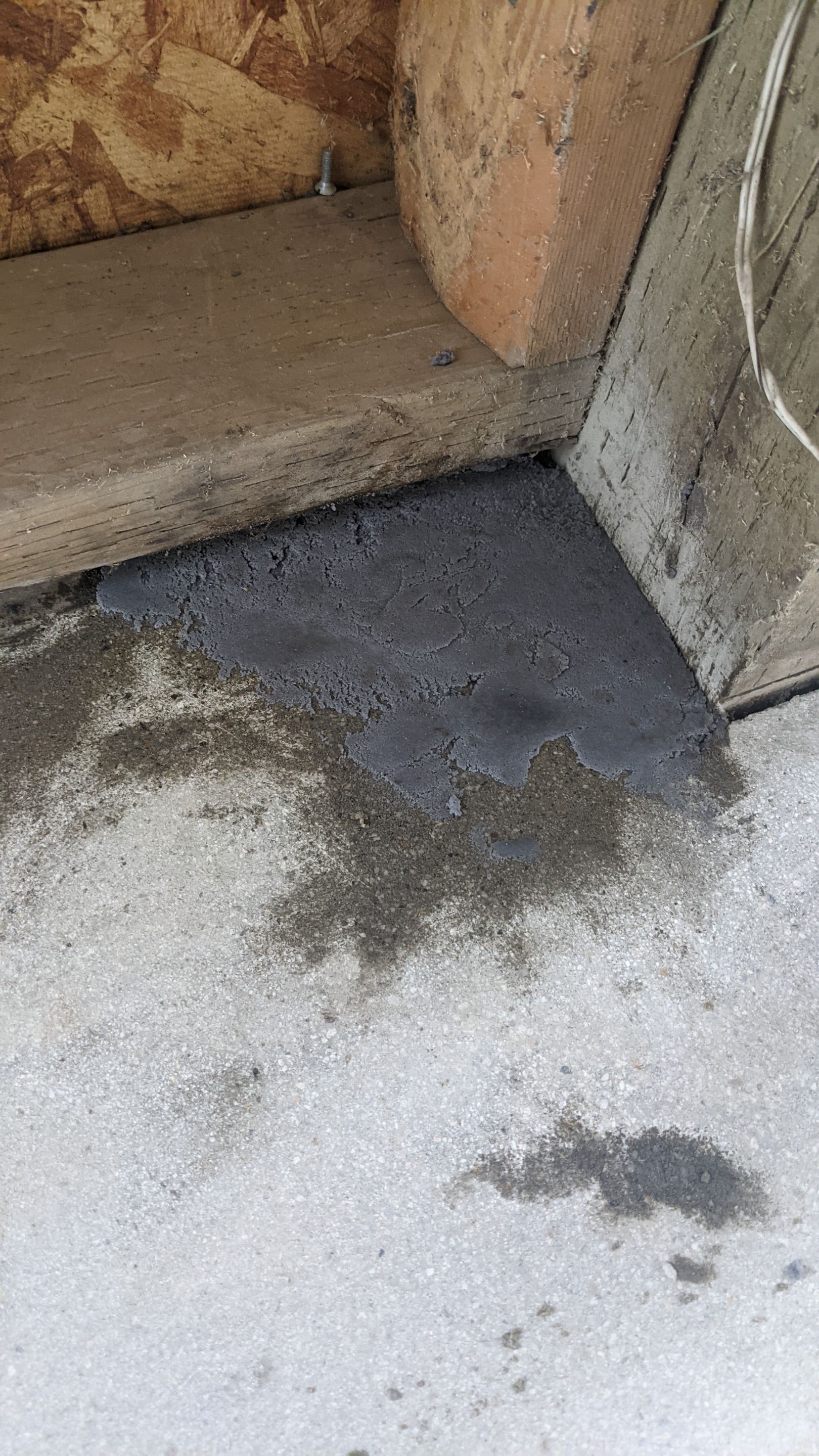 Garage Transformation using Penntek Evolution System and Smoke Color by Croc Coatings, LLC
