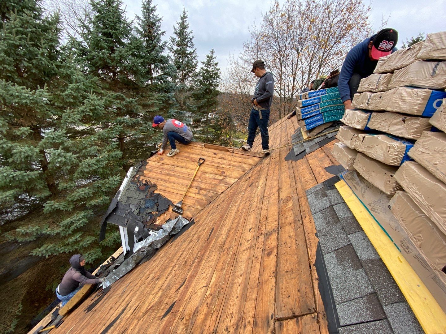 Roof Replacement using CertainTeed Landmark by 180 Contractors