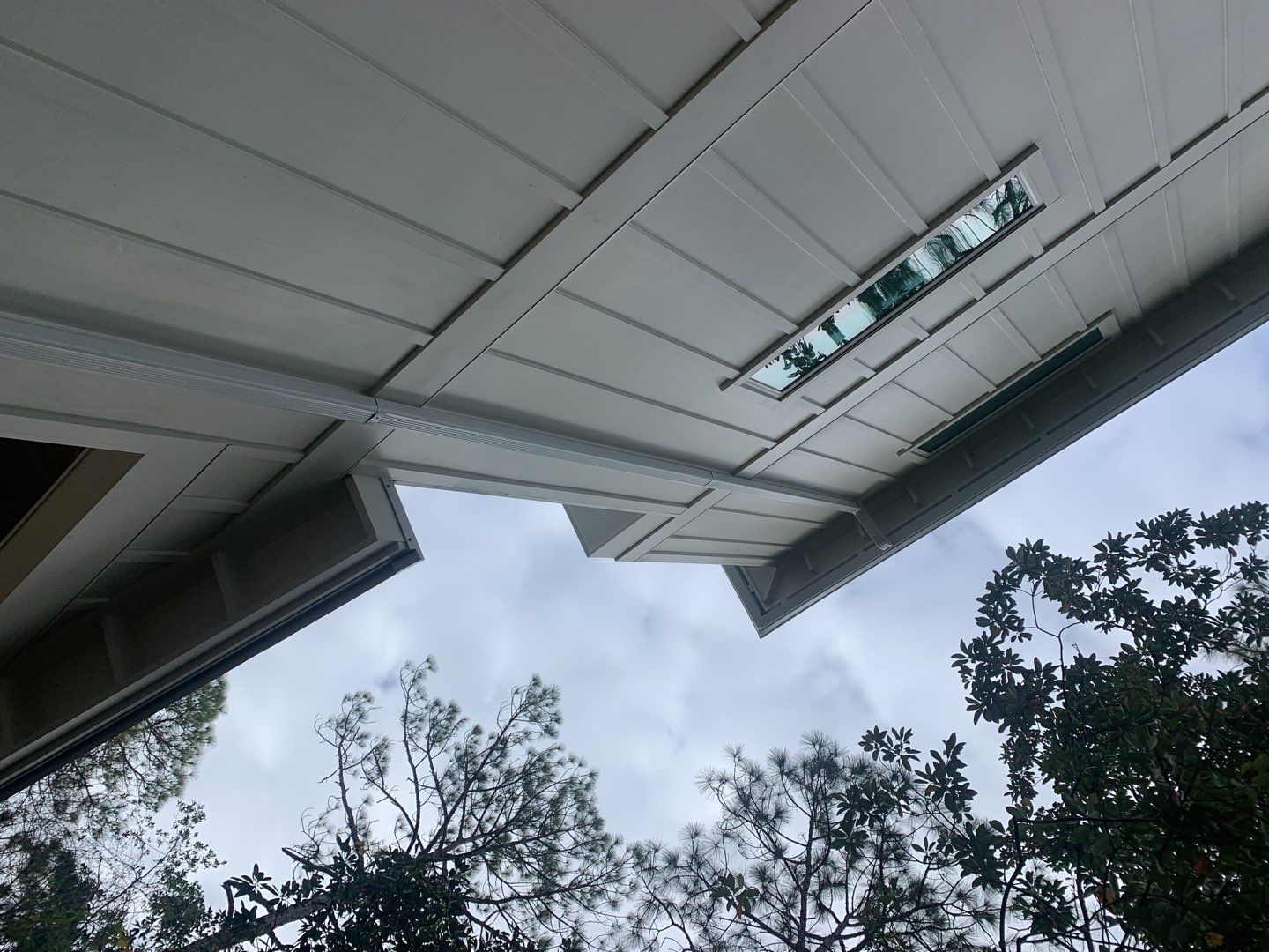 6-inch White Seamless Gutters in Santa Rosa Beach, FL by Gutter Professors