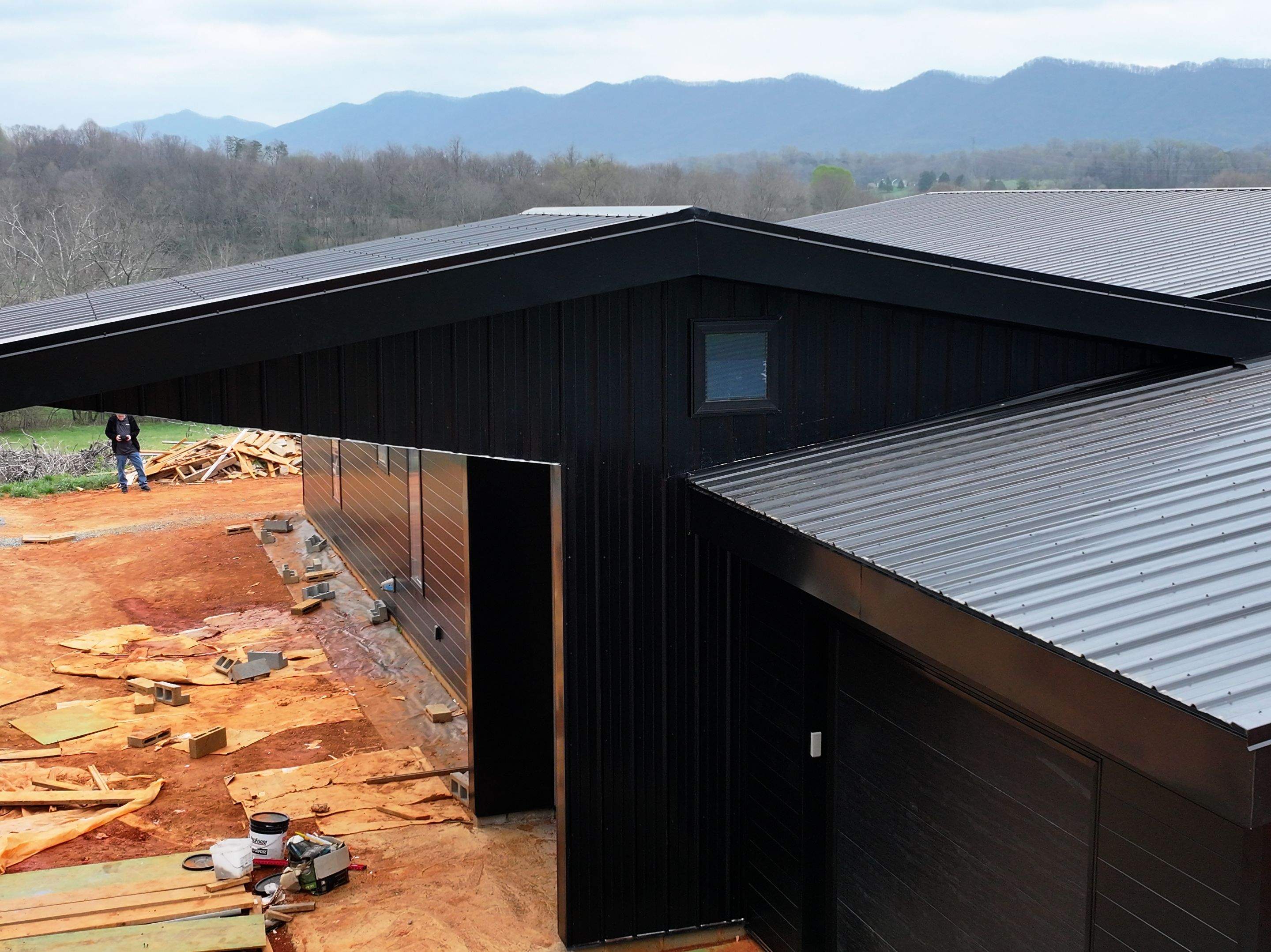 Titus Sr. Residence by Omnia Roofing