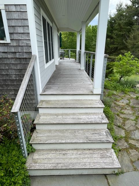 Project in Rockport by NORTH ATLANTIC PAINTING COMPANY 